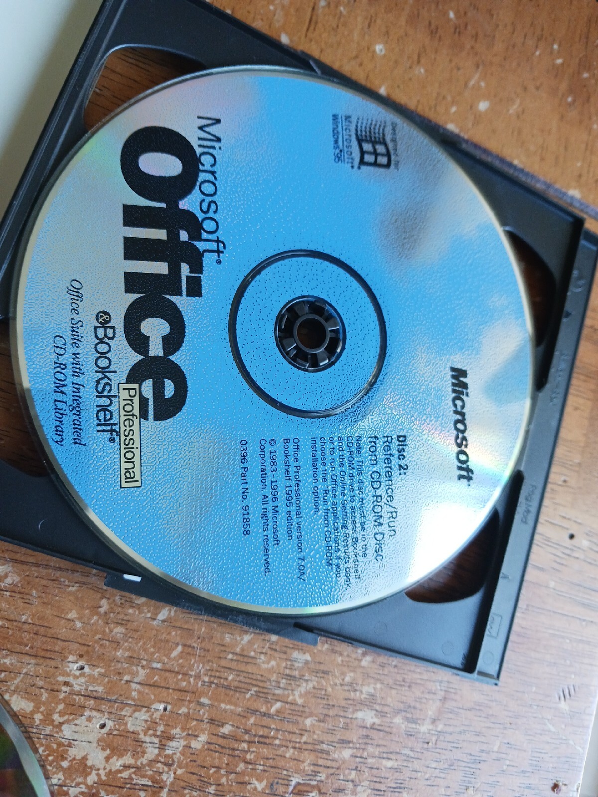 Microsoft Office Professional & Bookshelf Designed Win 95 CD Disc 2 Key +Bonus