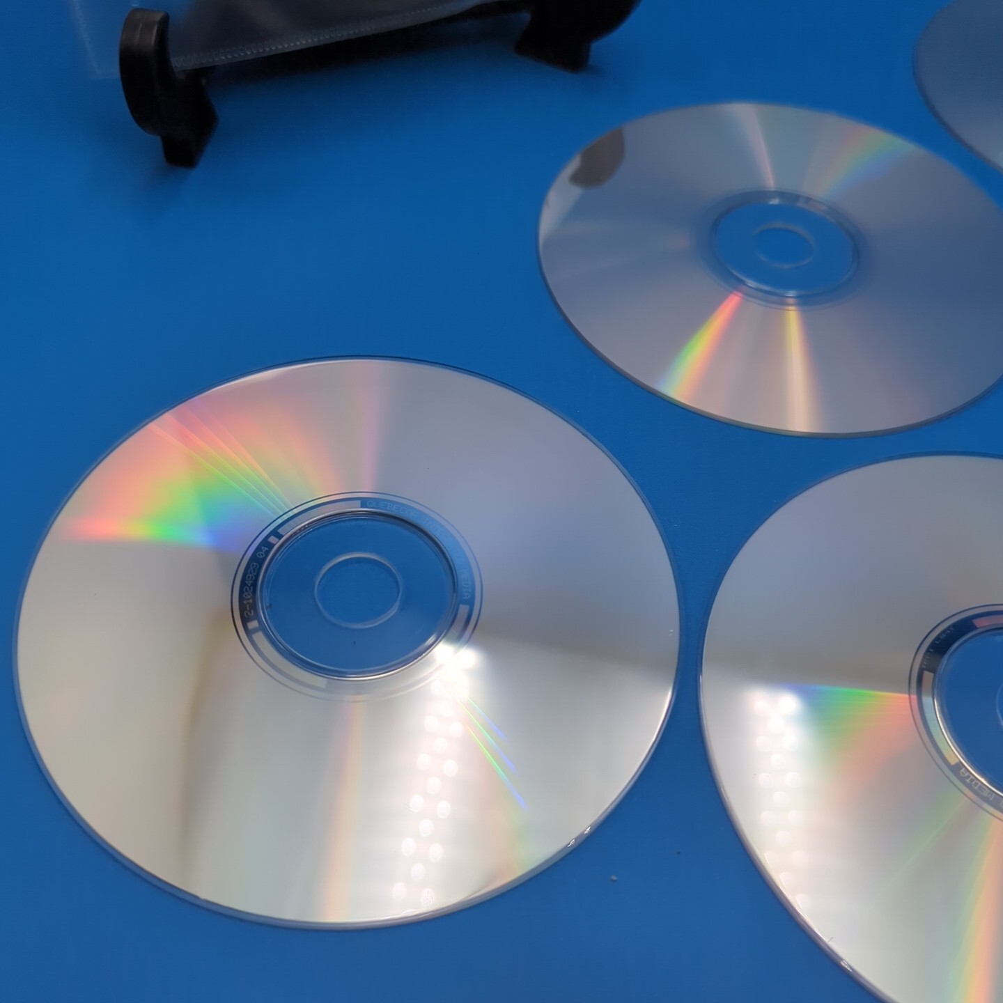 Microsoft Works Suite 2000 Discs 1-7 Untested