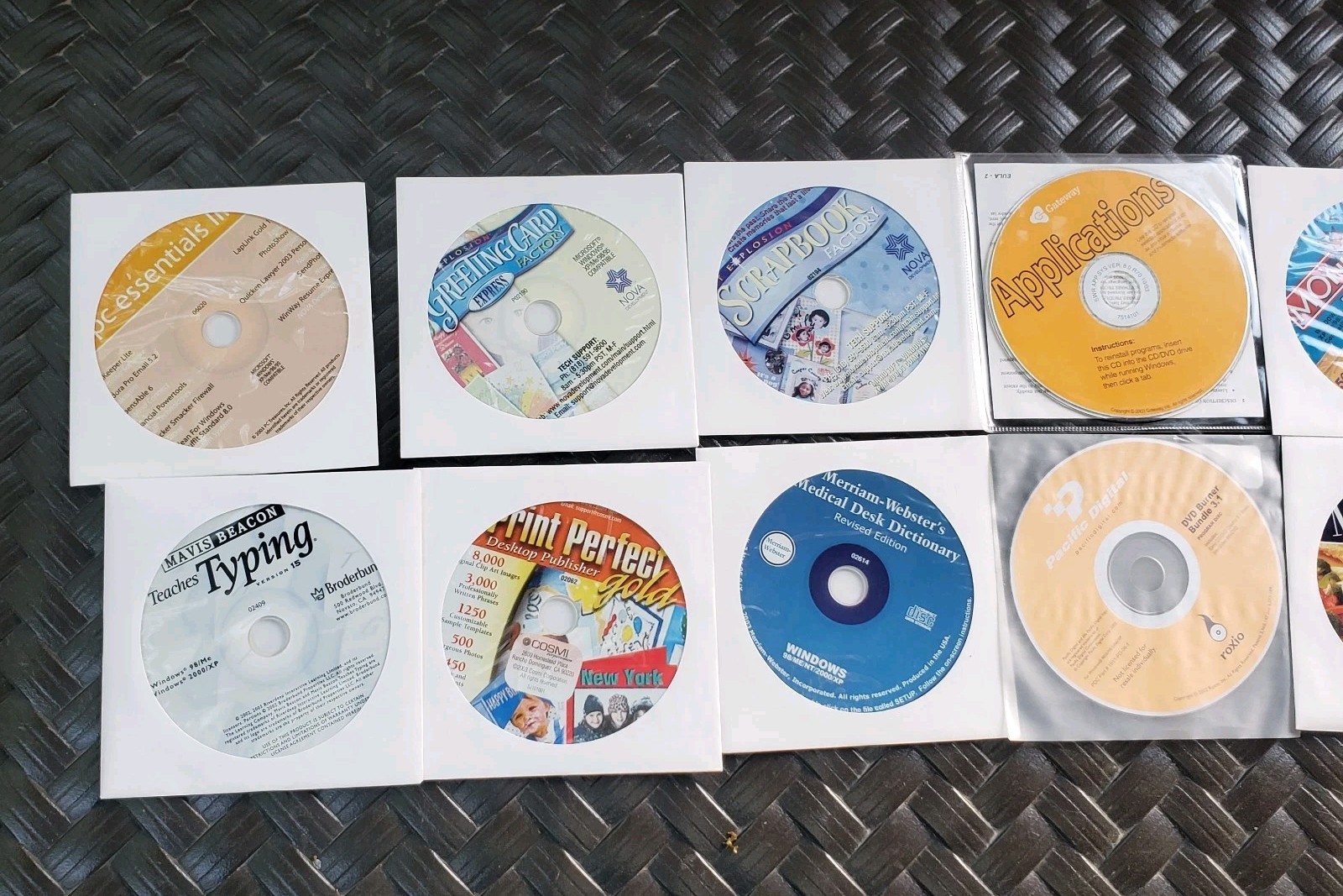 Vintage Software PC ESSENTIALS 3 11 CDs Mixture See Photos For Exact CDs
