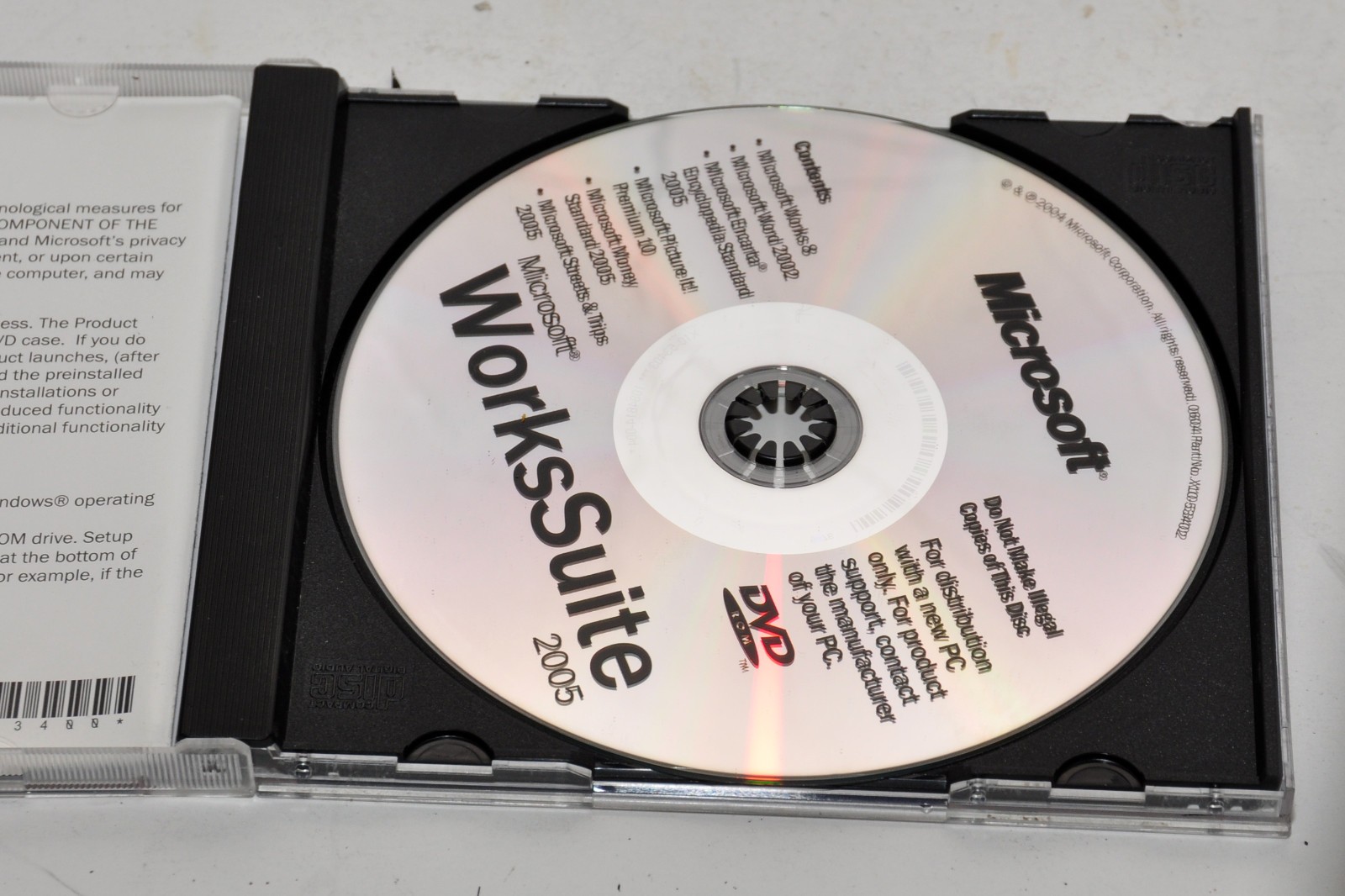 Microsoft Works Suite 2005 -Word, Money, Encarta, Streets & Trips- CD, with key