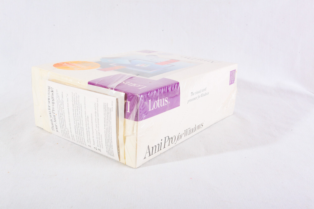 Lotus AmiPro Word Processor V 2.0 for Windows, Upgrade, 1991, Sealed