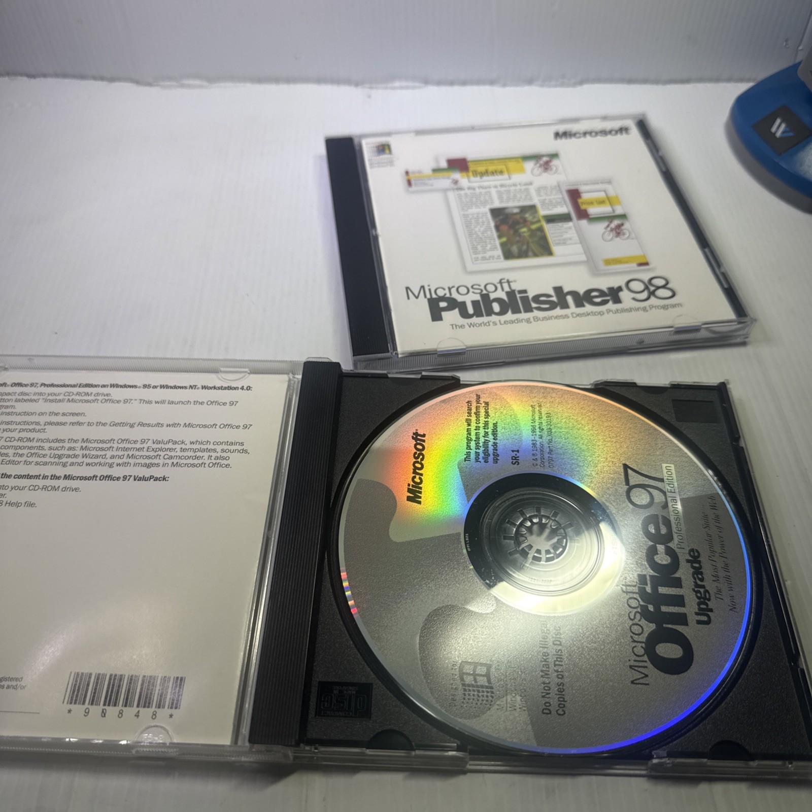 Microsoft Office 2000 Premium Publisher 98 Office 97 Disc Product Key Like New