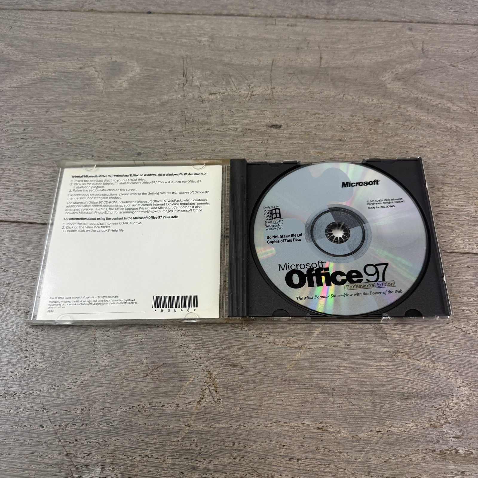 Microsoft Office 97 Professional Edition CD Windows 95 NT English Retail Suite