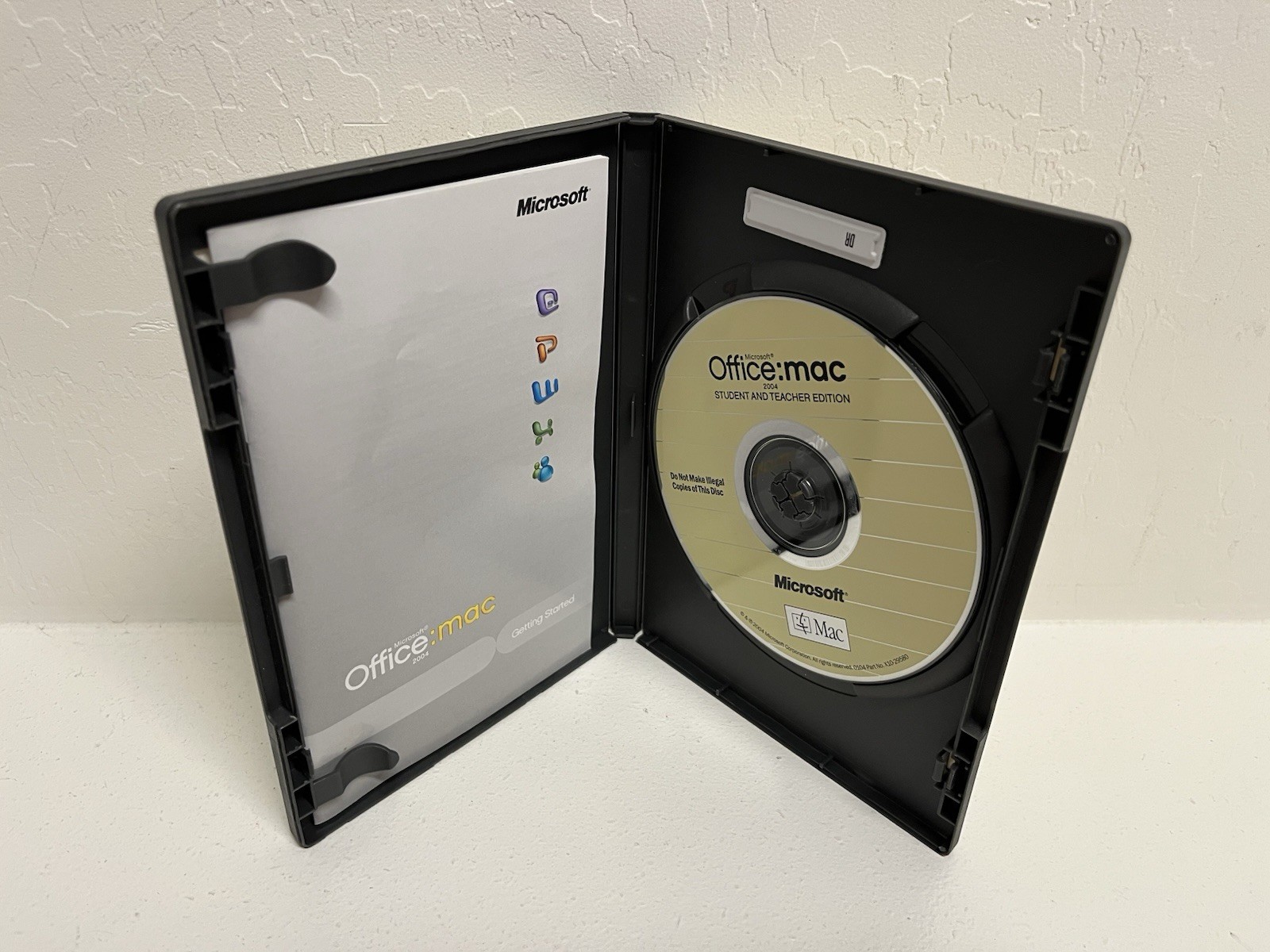 Microsoft Office Mac 2004 Student and Teacher Edition Software 3 Keys & Booklet