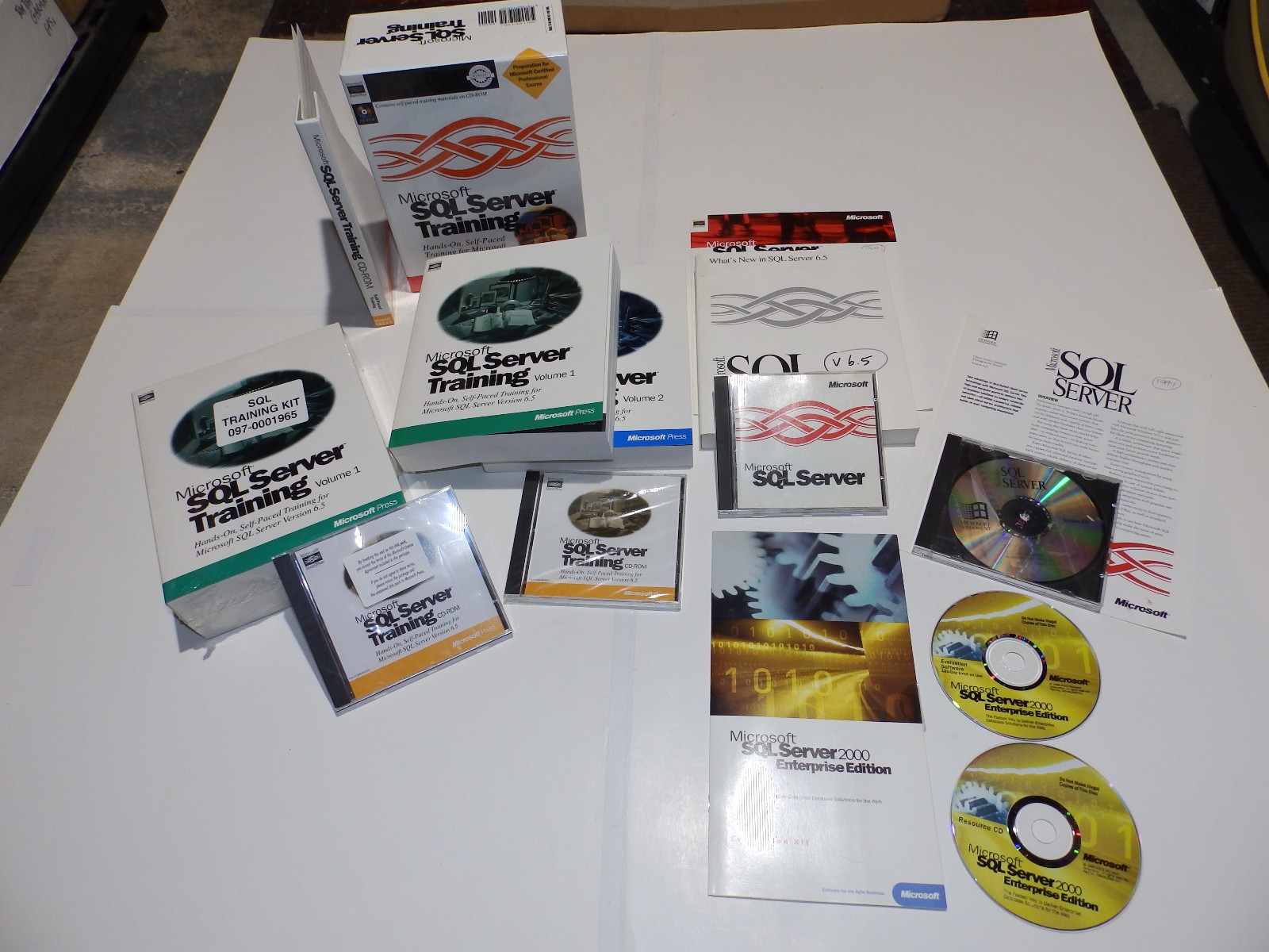 Vintage Software – Microsoft SQL Server v6.5 & v4.21 (full), v2000 EE (eval kit)