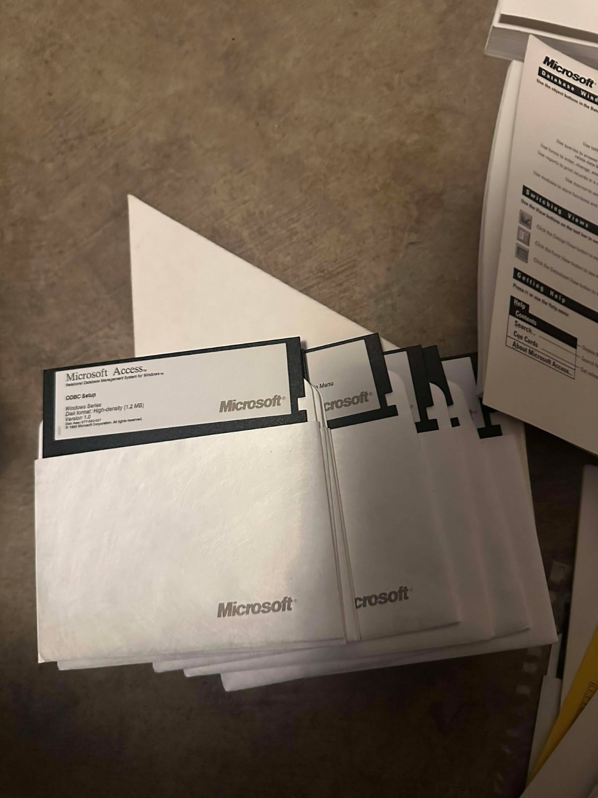 Microsoft Access Database Management System Widows 3.1 – Vintage