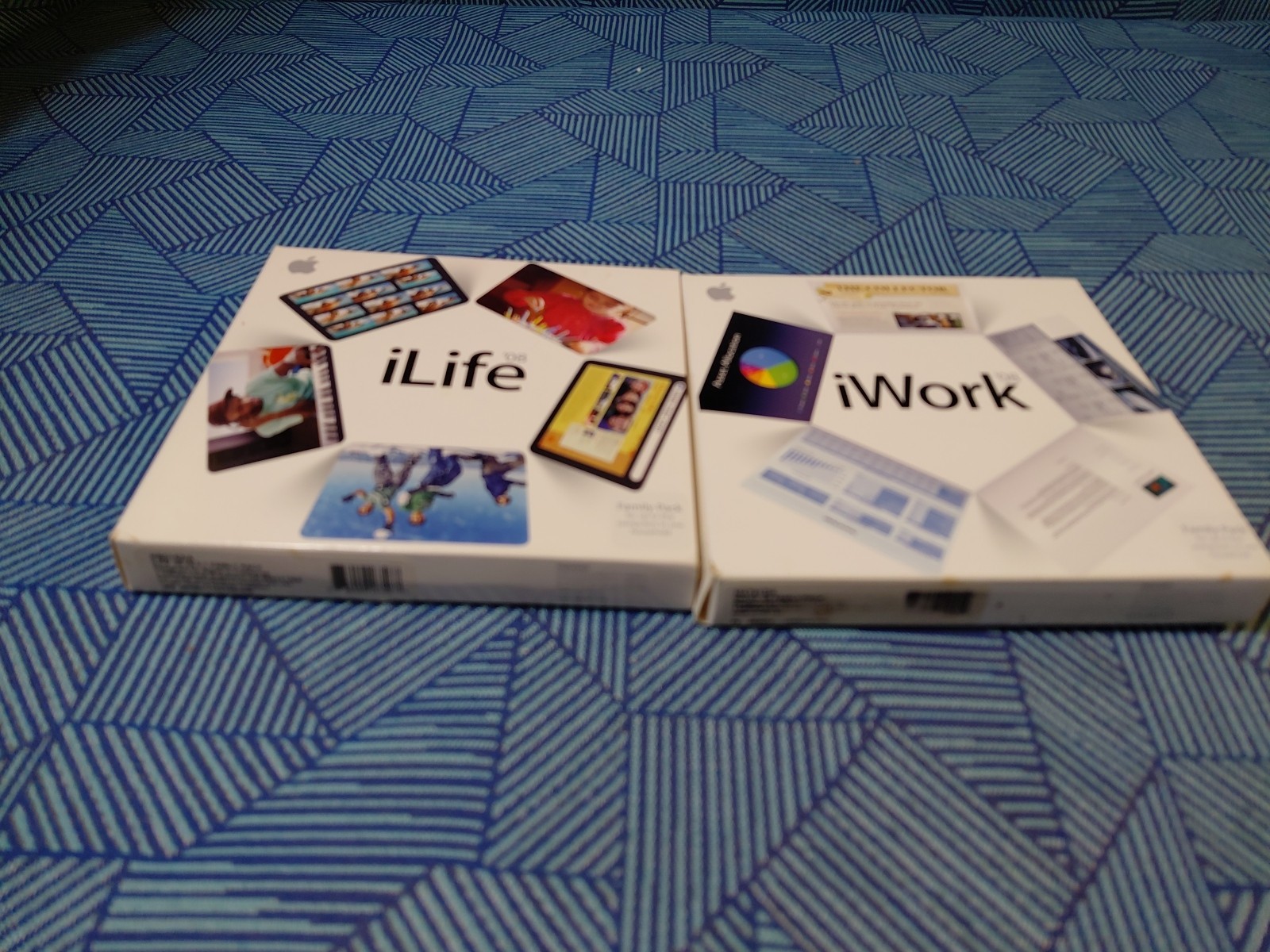 Mac Apple iWork & iLife ’08 Software Lot Bundle –Discs, Manuals, Serials + More