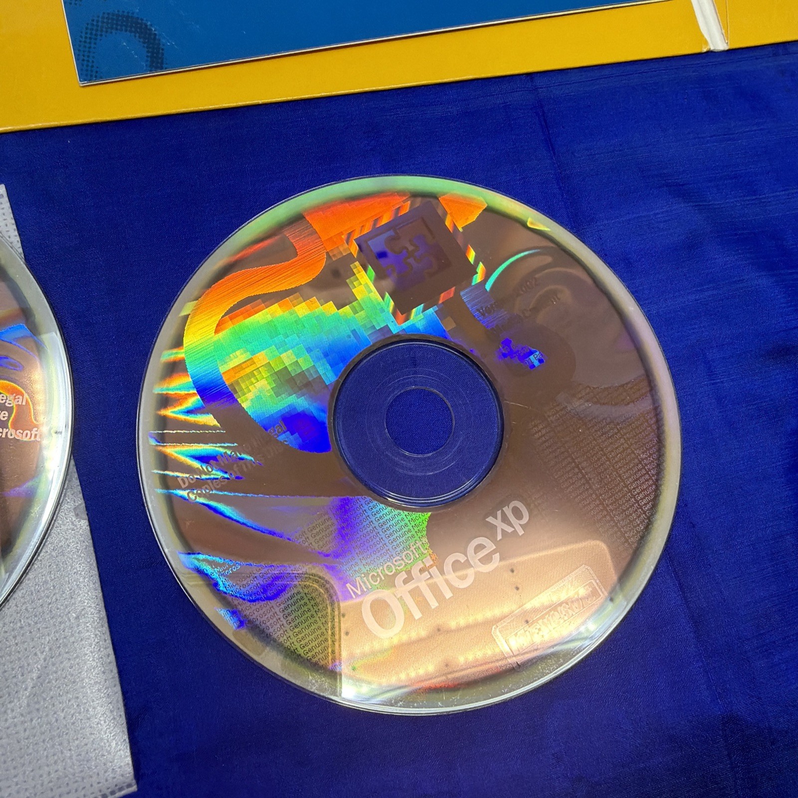 Microsoft Office XP Standard 2002 for Students and Teachers w/ CD & Key