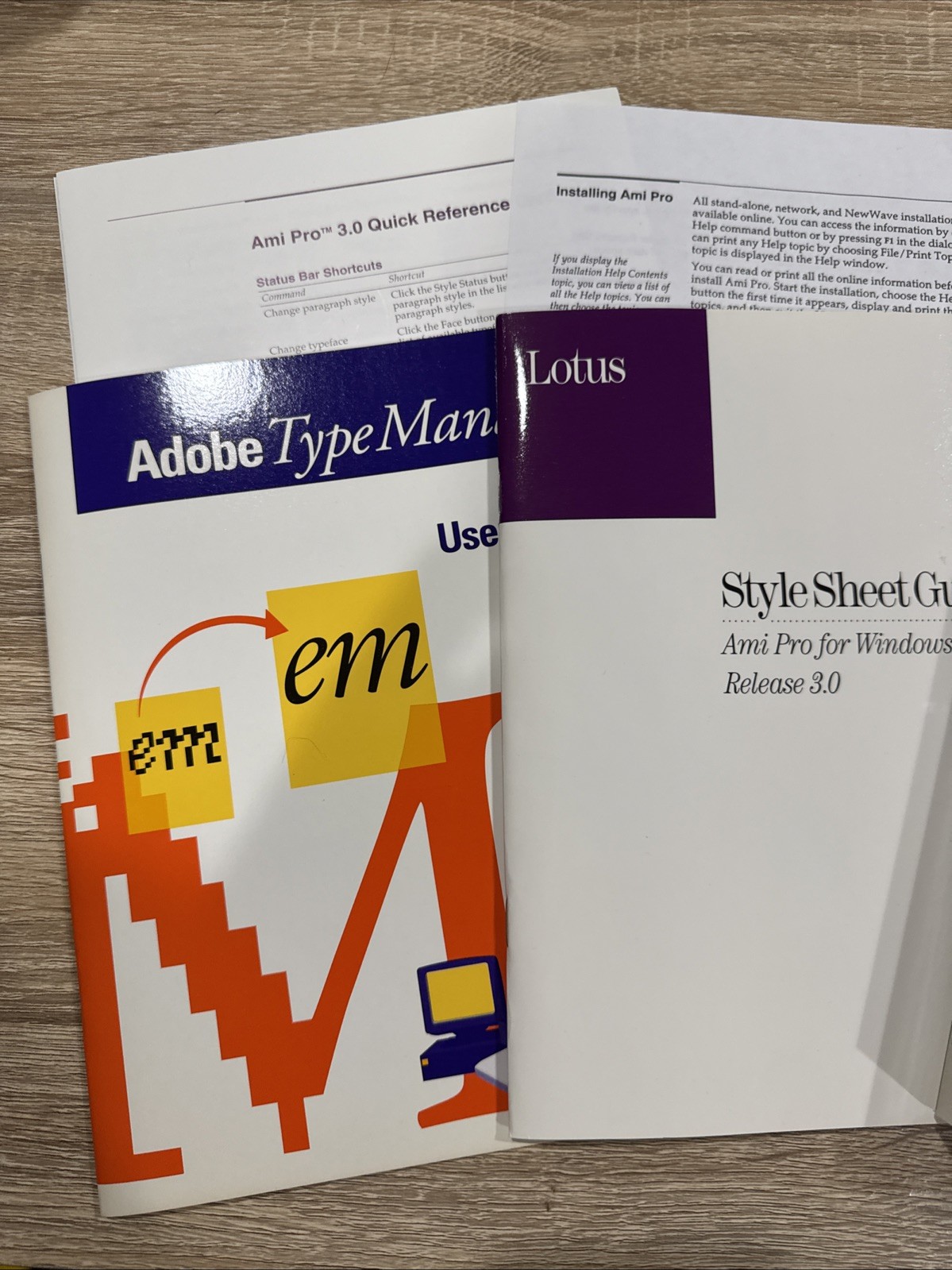 Lotus Ami Pro 3.0 Doc Pack IBM/Compatable Windows Books. Lotus Program Floppys +