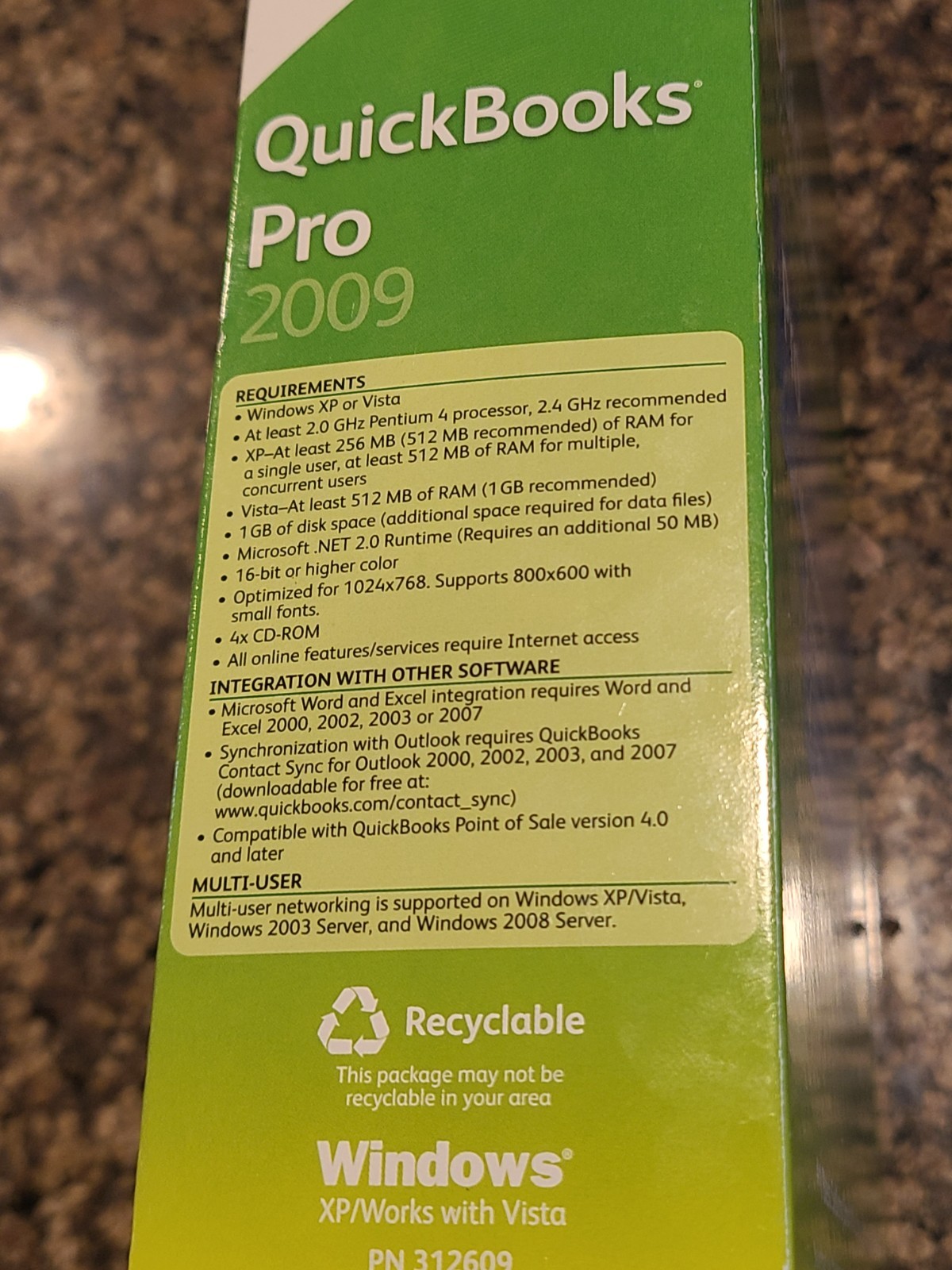 Intuit Quickbooks Accounting Desktop Pro 2009 for PC Windows XP/Vista w License