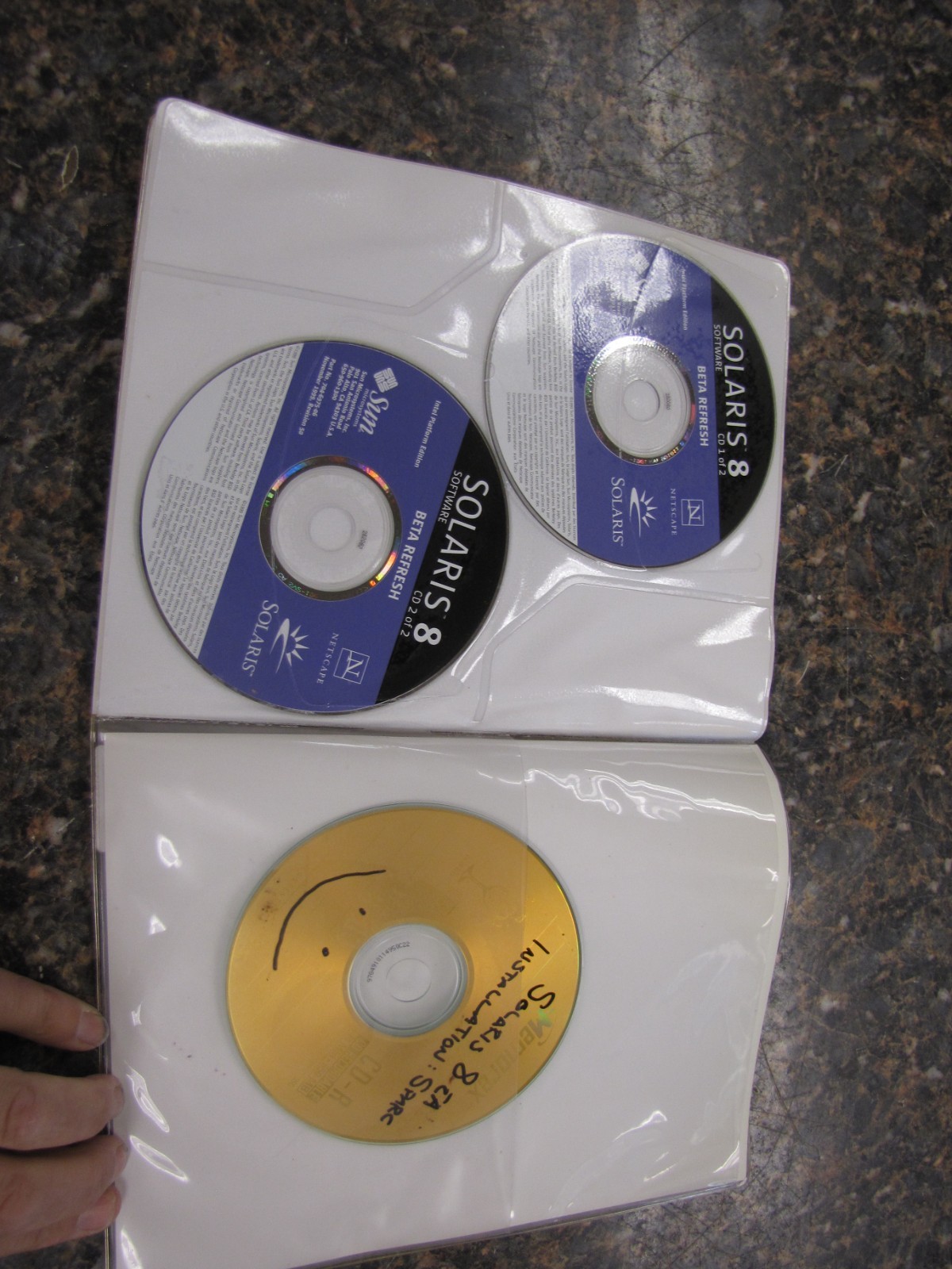 Vintage Sun Microsystems Solaris 8 SPARC Intel Platform Edition Early Access