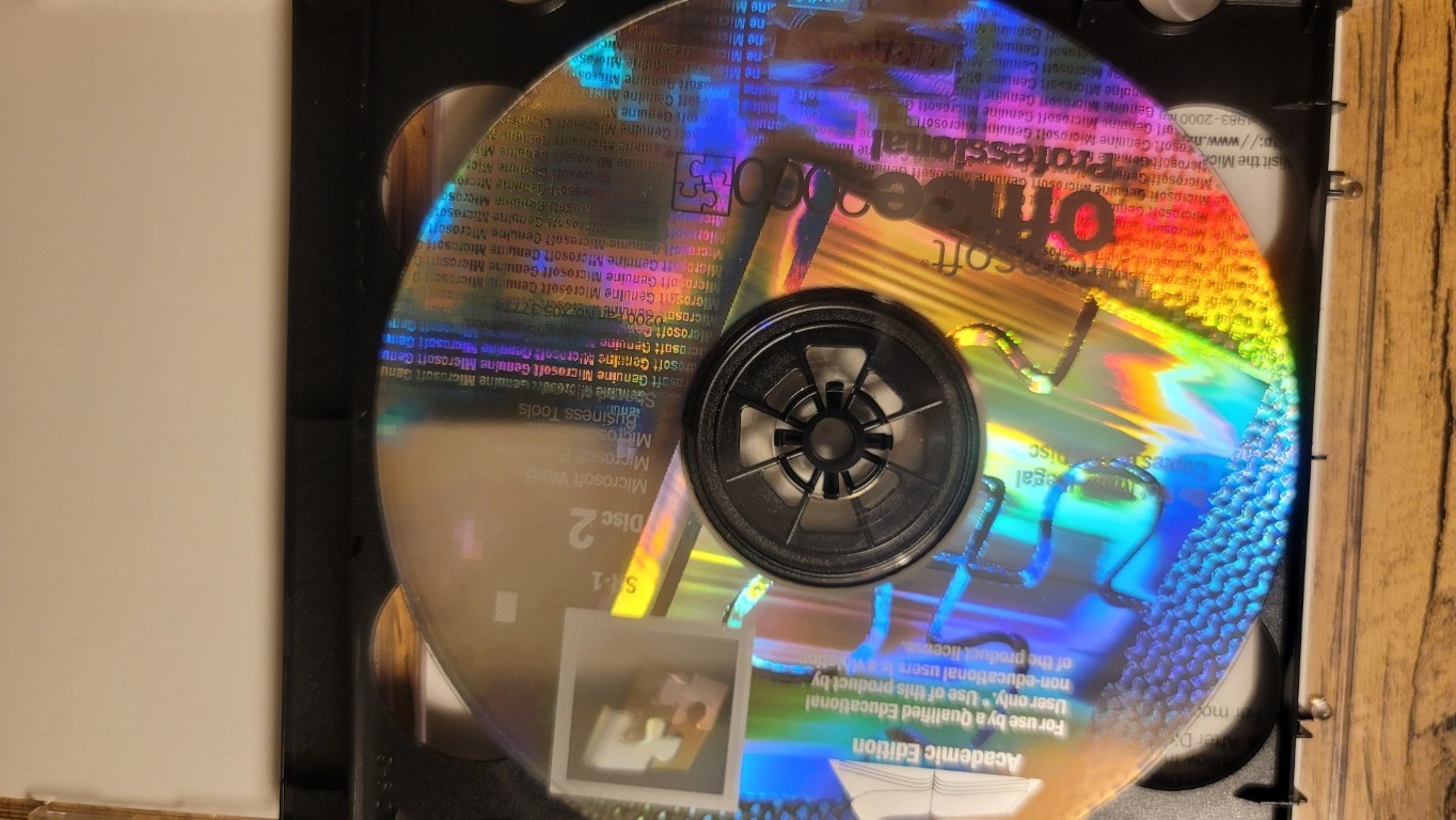 Microsoft Office 2000 Professional Academic Edition with Product Key. SR-1