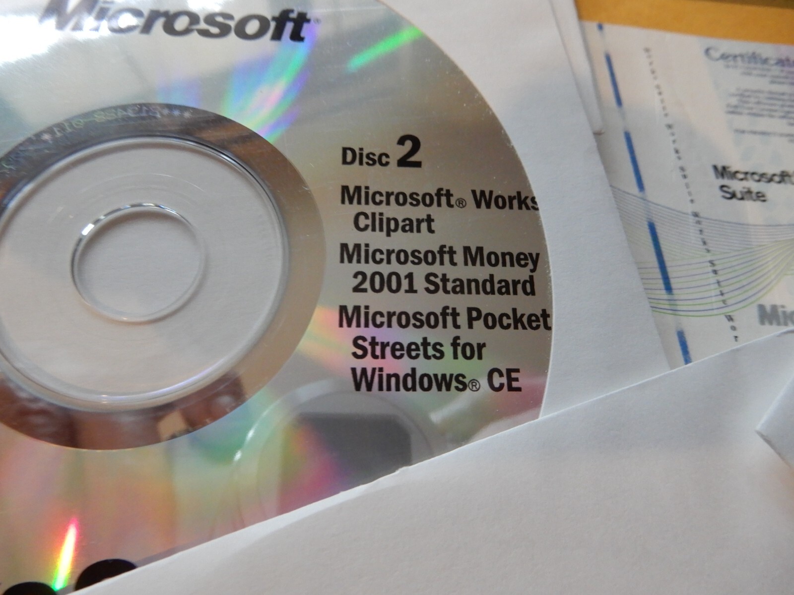 MICROSOFT WORKS SUITE 2001 Word, ClipArt, Money, Encarta. 6 CDs Set
