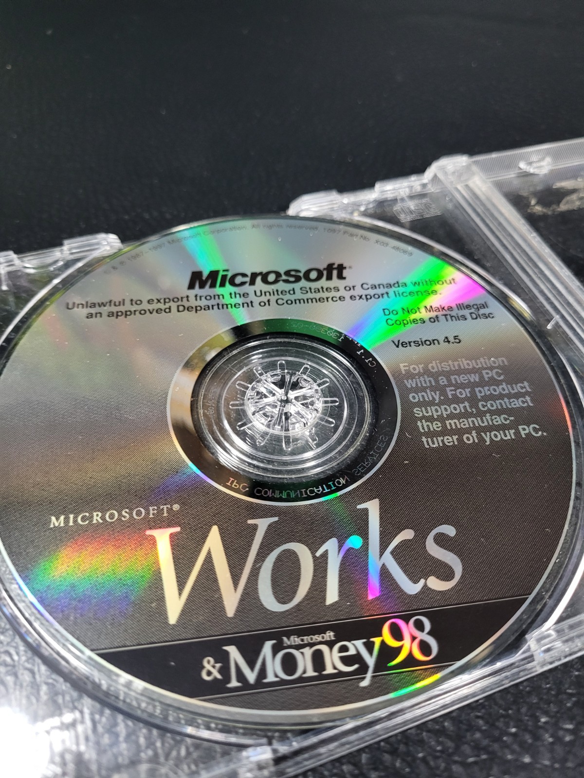 Microsoft Works Version 4.5 CD-Rom PC Software 1997 Windows Office Disc Only