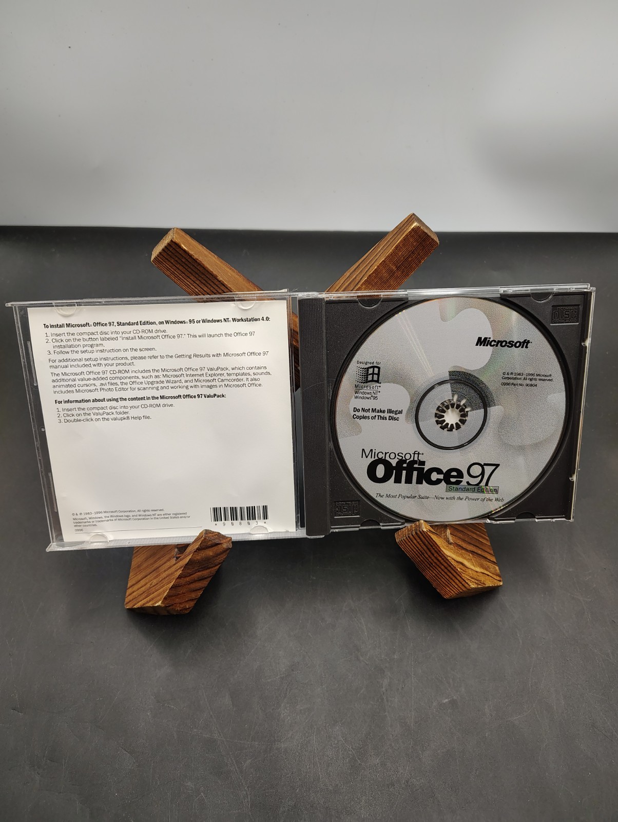 VTG Microsoft Office 97 Standard Edition PC CD ROM Suite Windows 95 NT READ