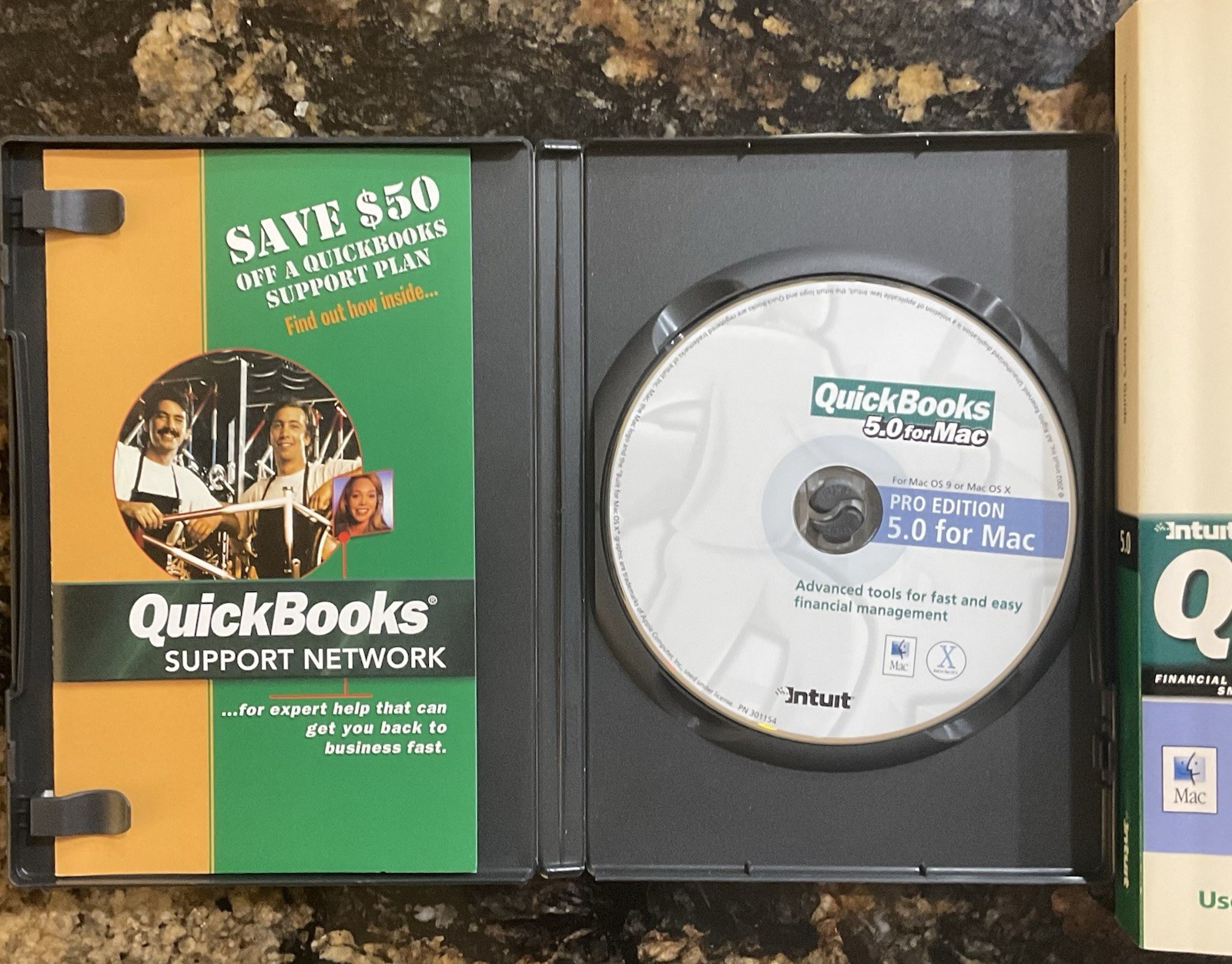 Intuit QuickBooks 5.0 For Mac 2002 Version, Book CD, Key Code Mac OS 9 or OS X