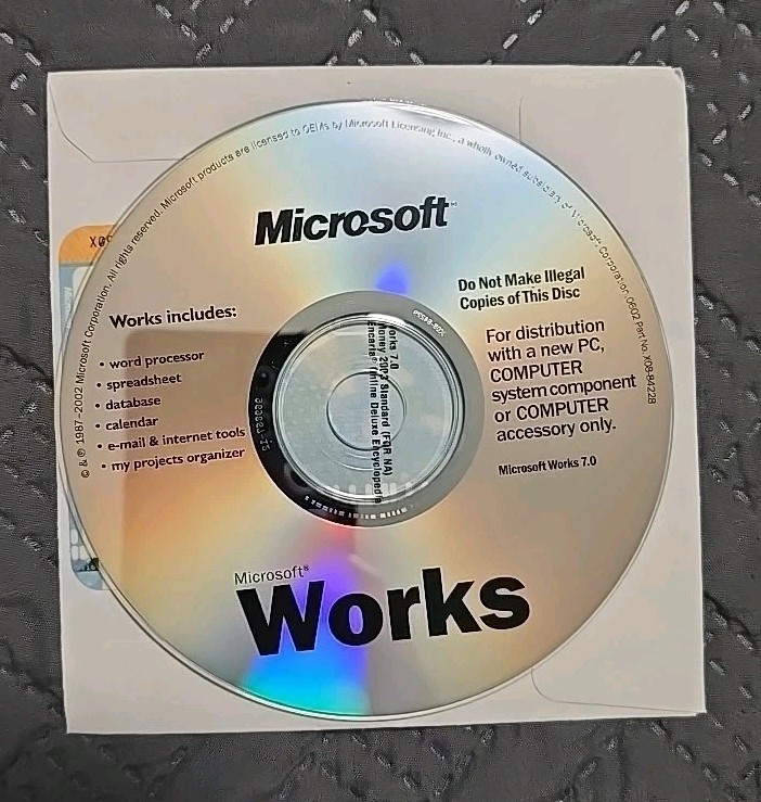 Microsoft Works 7.0 2002 CD Gently Used See Pictures