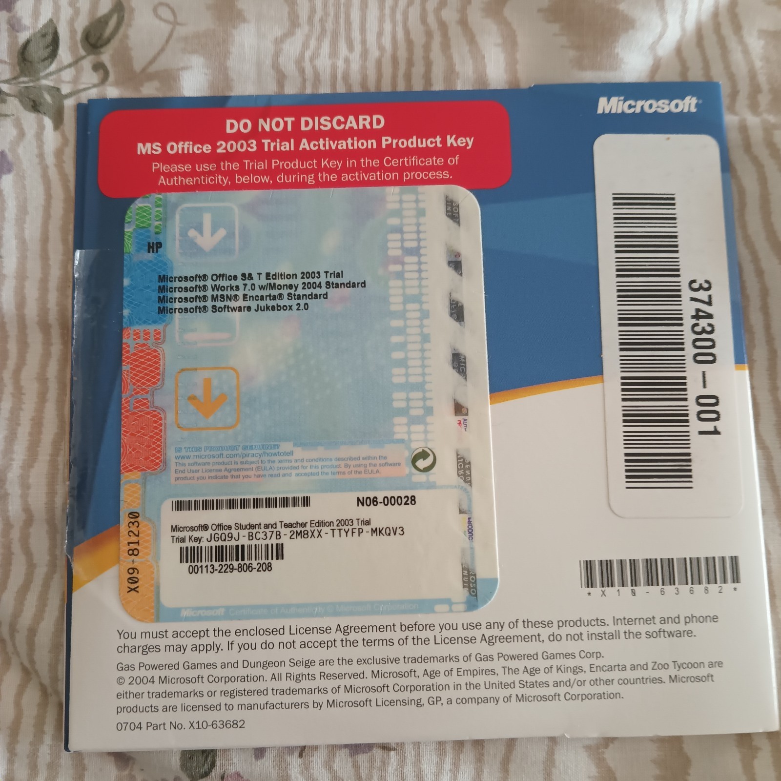 Microsoft Works 7.0 and Money 2004 CD-ROM Software Disk With Key