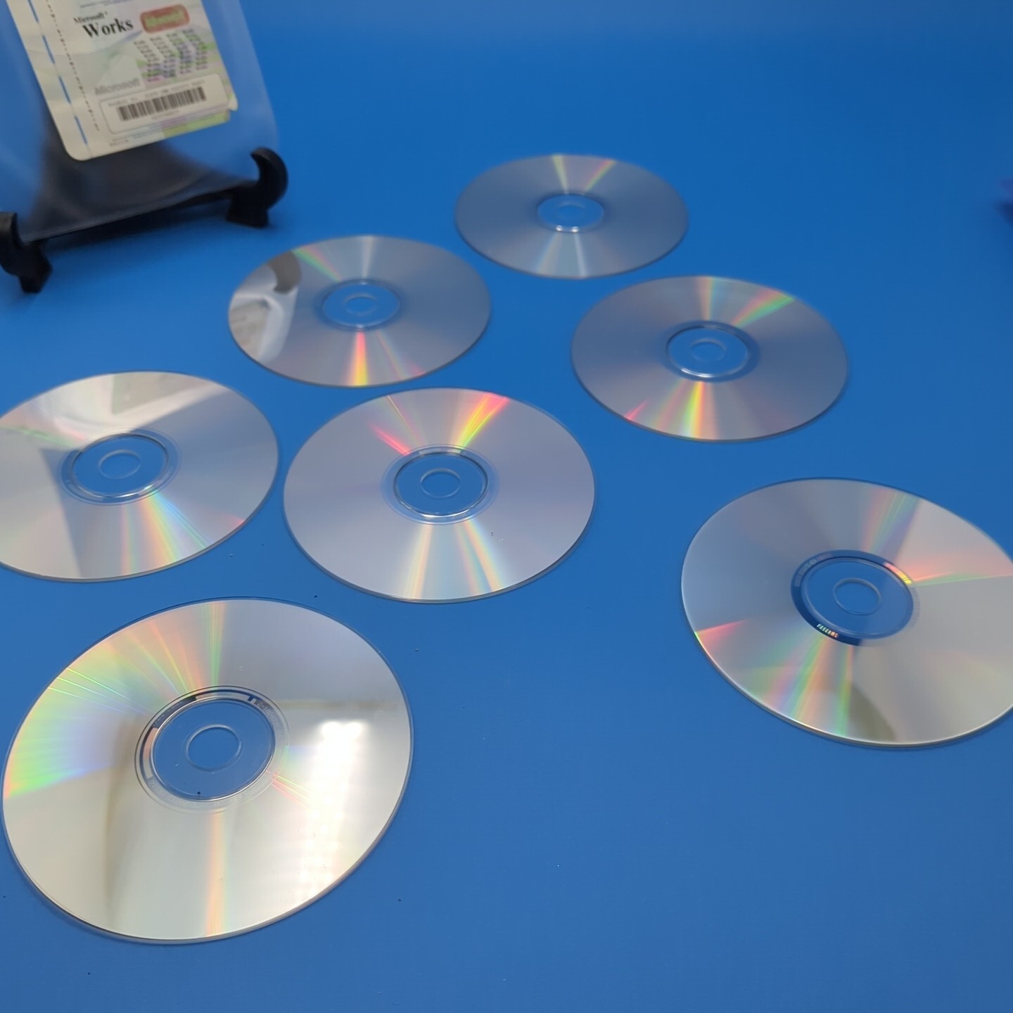 Microsoft Works Suite 2000 Discs 1-7 Untested