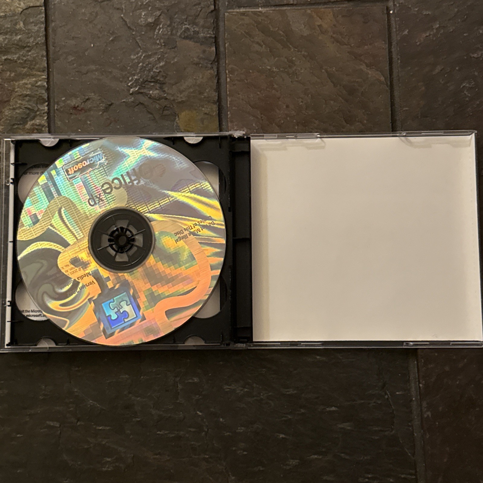 Microsoft Office XP Professional Version 2002 2-CD Set with Key Original Case