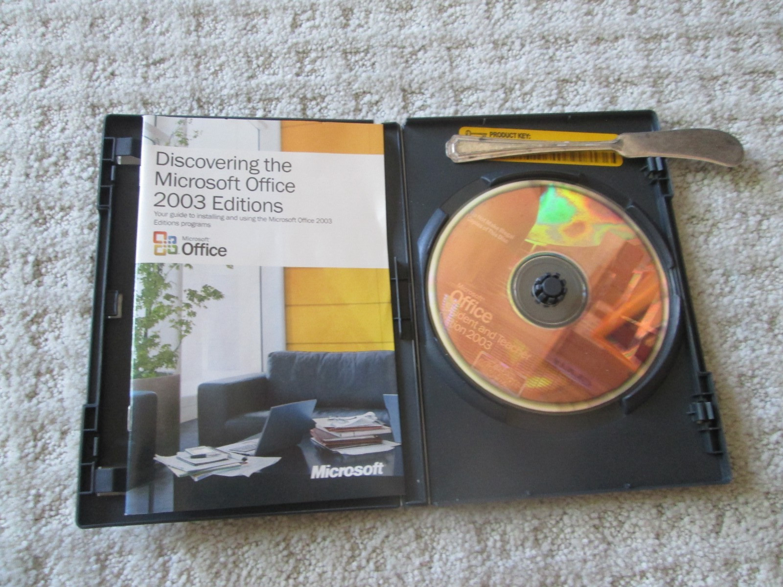 2003 Microsoft Office Student and Teacher Edition CD-ROM w/ Product Key & Manual