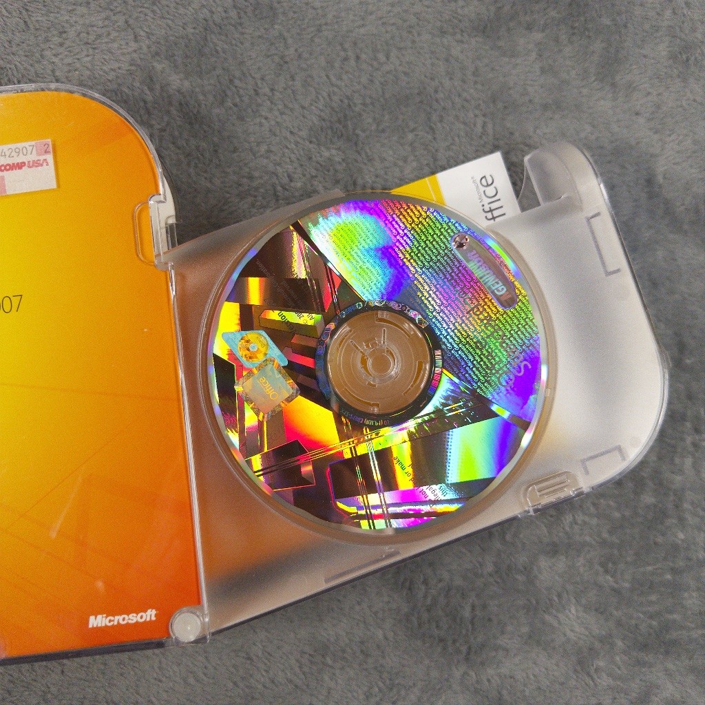 Microsoft Office Standard 2007 Word Excel PowerPoint Outlook Retail w/ Disc &