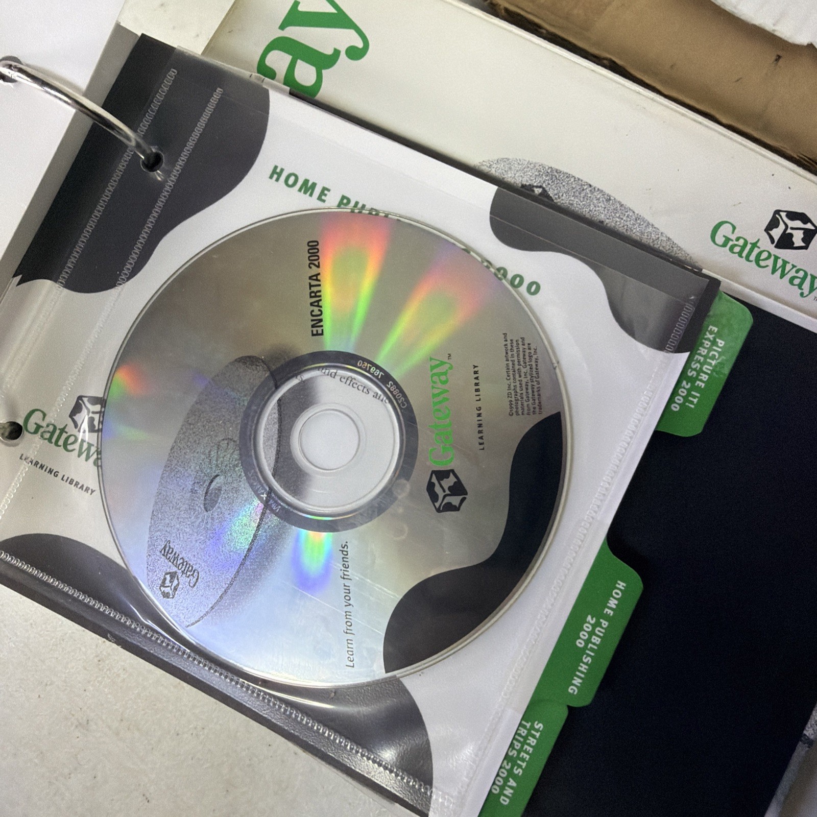 Microsoft Works Suite 2000 – Complete 7 Disc PC CD-ROM & Gateway Library Set