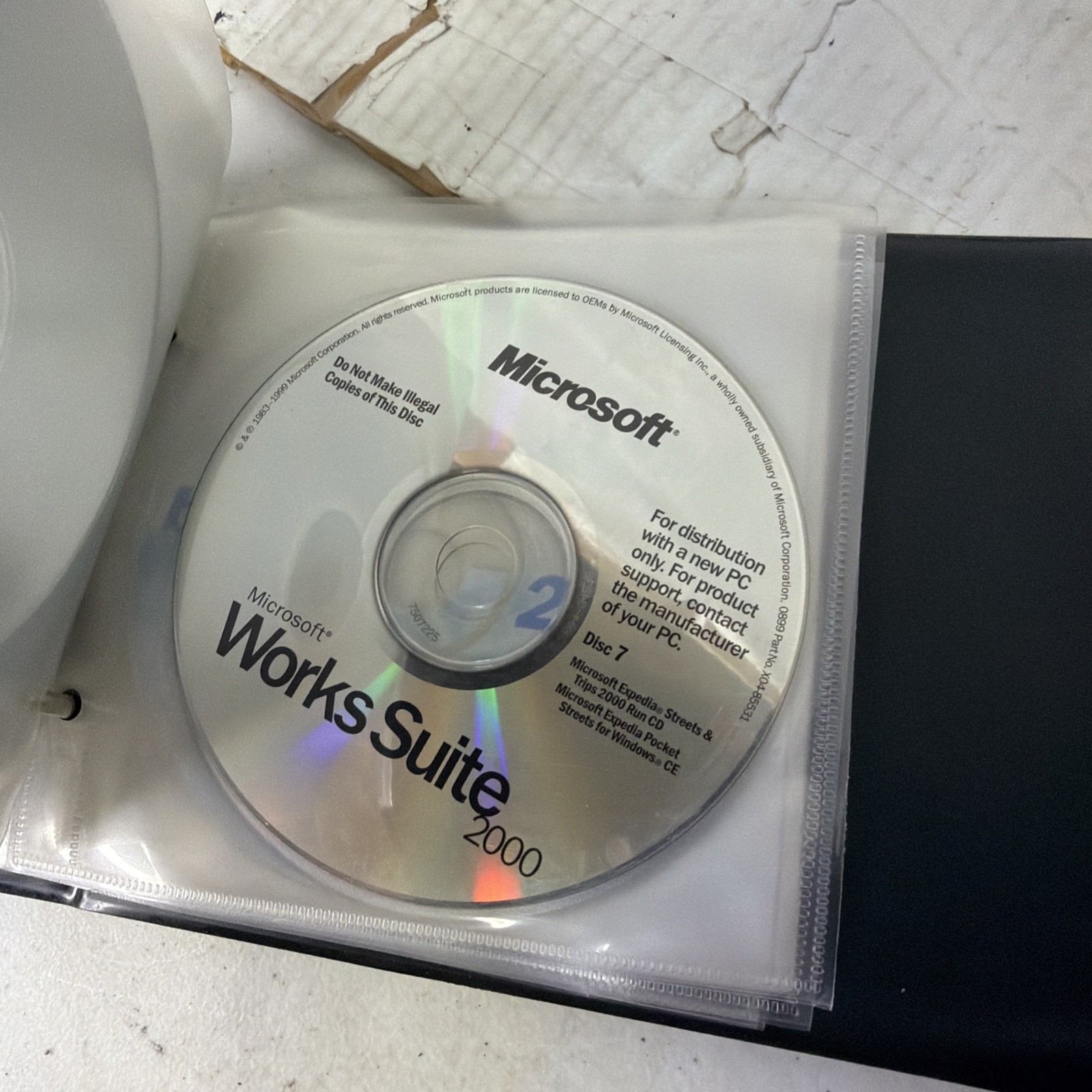 Microsoft Works Suite 2000 – Complete 7 Disc PC CD-ROM & Gateway Library Set