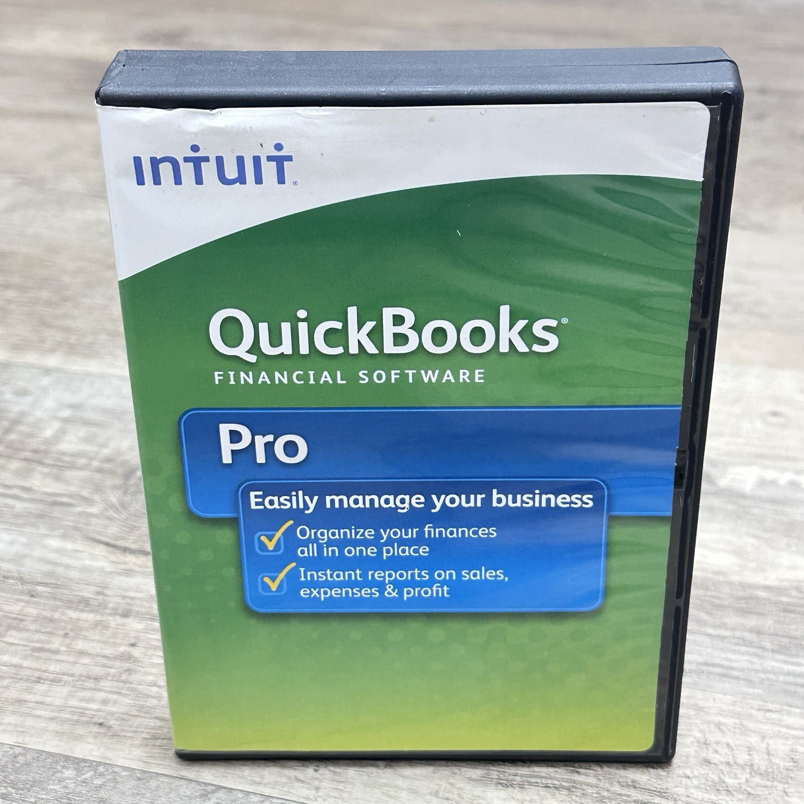 Intuit QuickBooks Pro 2010 Complete In Box CIB Windows Disc Manual