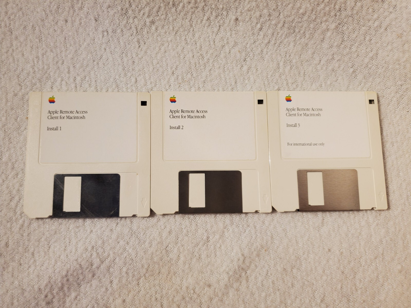 Vtg 1994 Apple Macintosh Remote Access Client v.2.0.1 ~ 3.5″ Floppy Disks