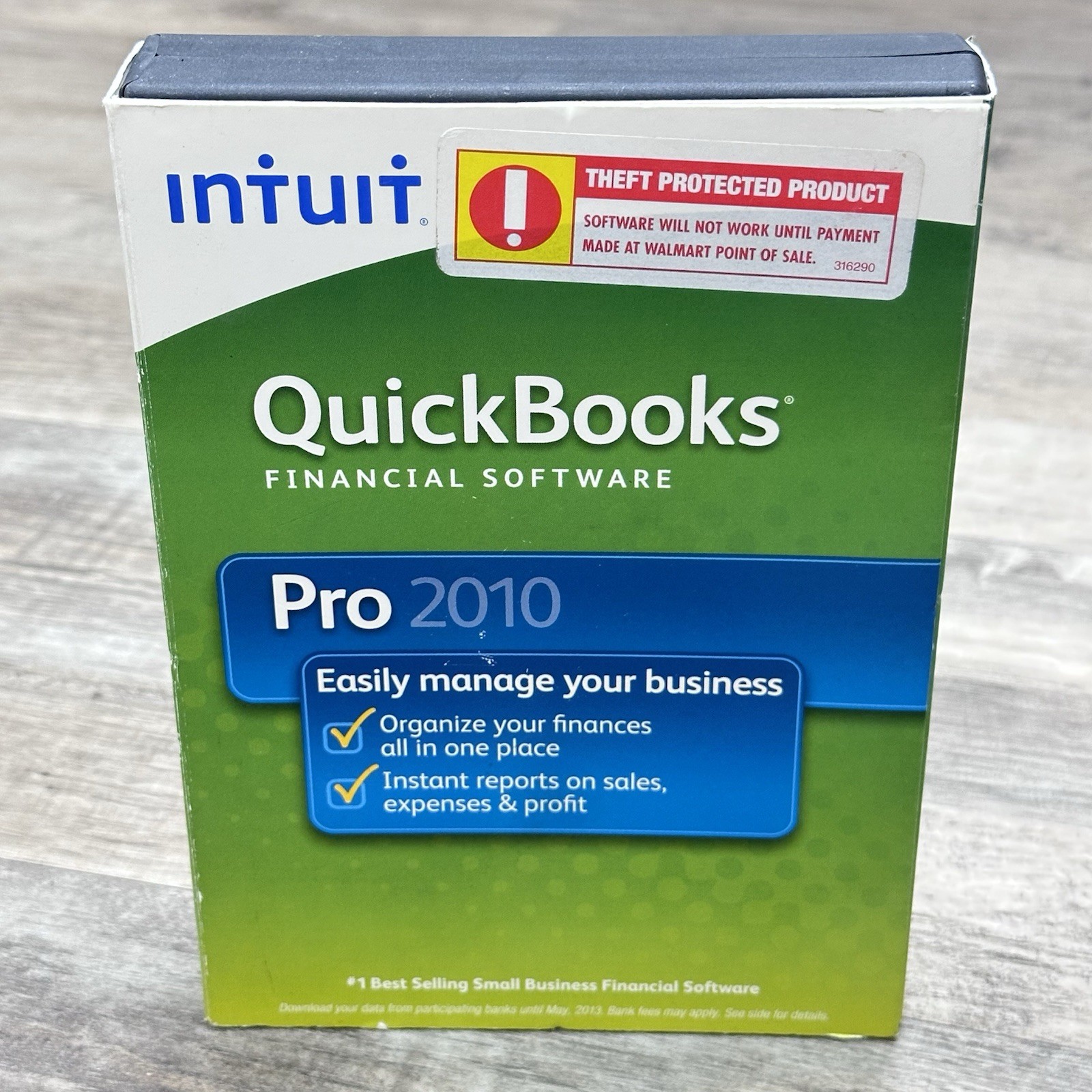 Intuit QuickBooks Pro 2010 Complete In Box CIB Windows Disc Manual