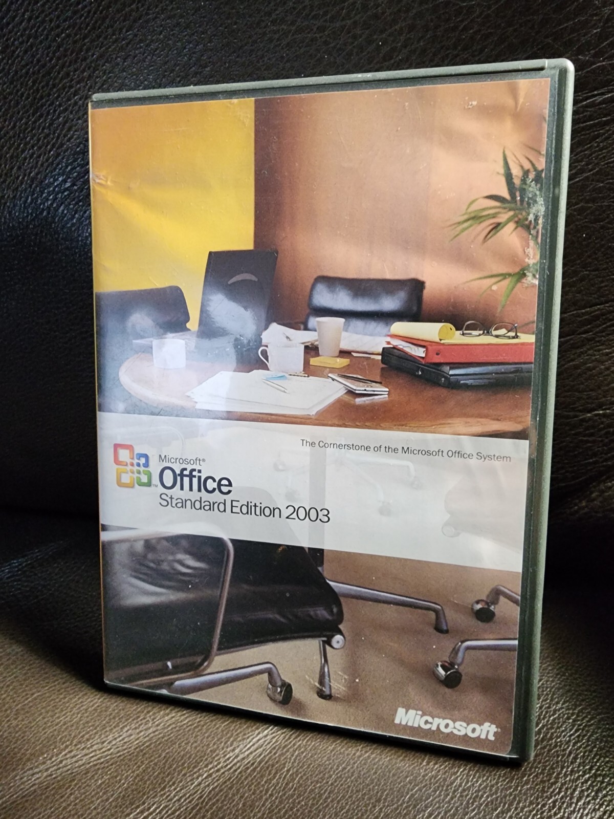 MICROSOFT Office Standard Edition 2003 w/ Case Key Access, Outlook & Publisher