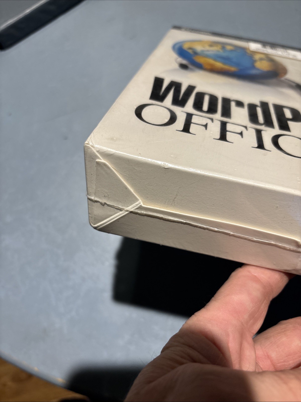 Word Perfect Office 2000 Professional Academic WordPerfect 2000 NEW