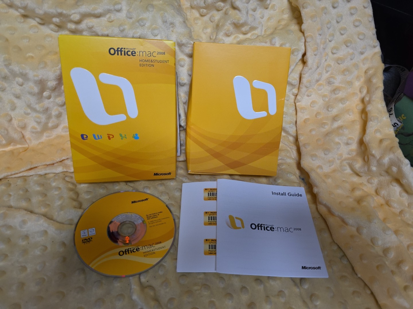 Microsoft Office Mac Home & Student 2008 with 3 Product Key(s)