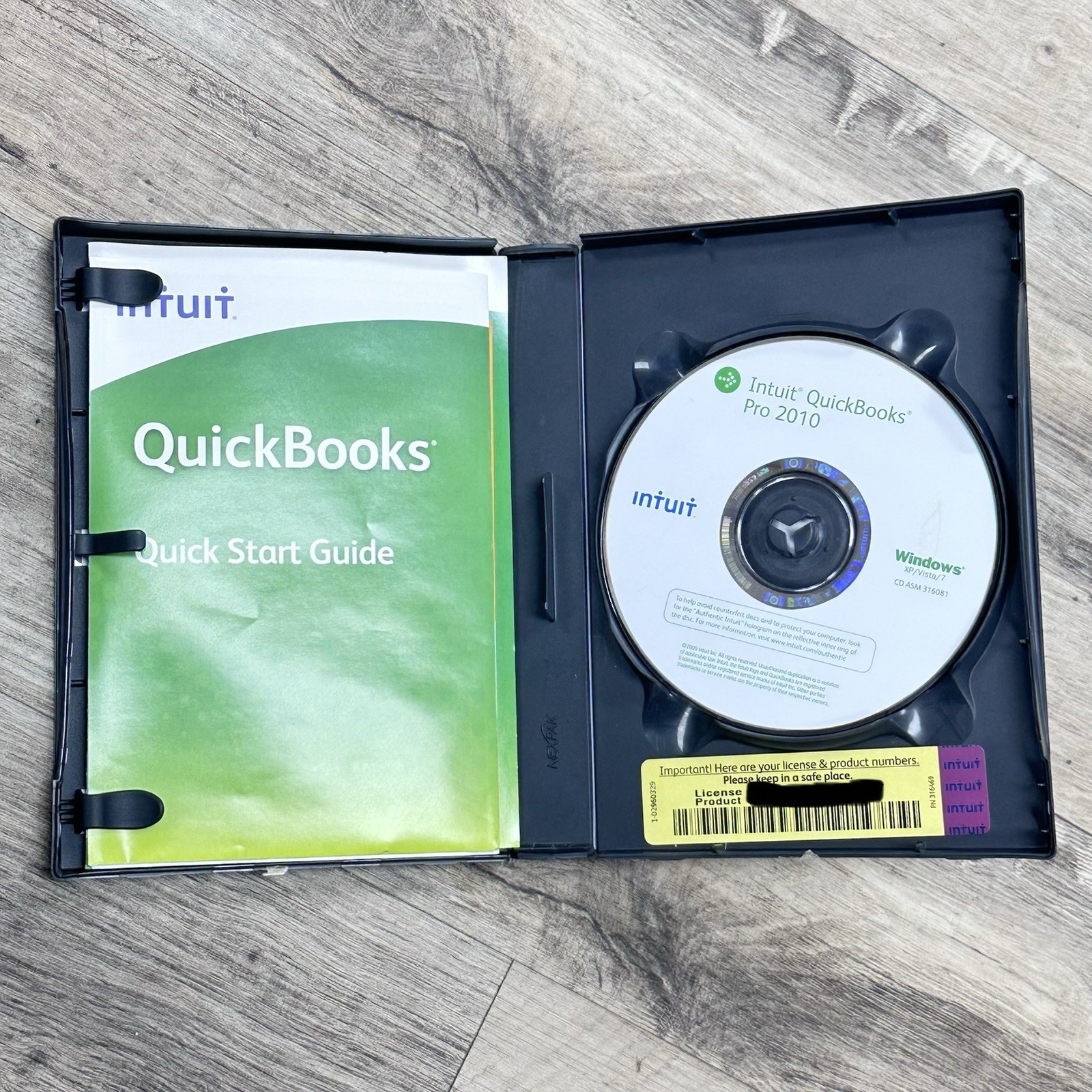 Intuit QuickBooks Pro 2010 Complete In Box CIB Windows Disc Manual