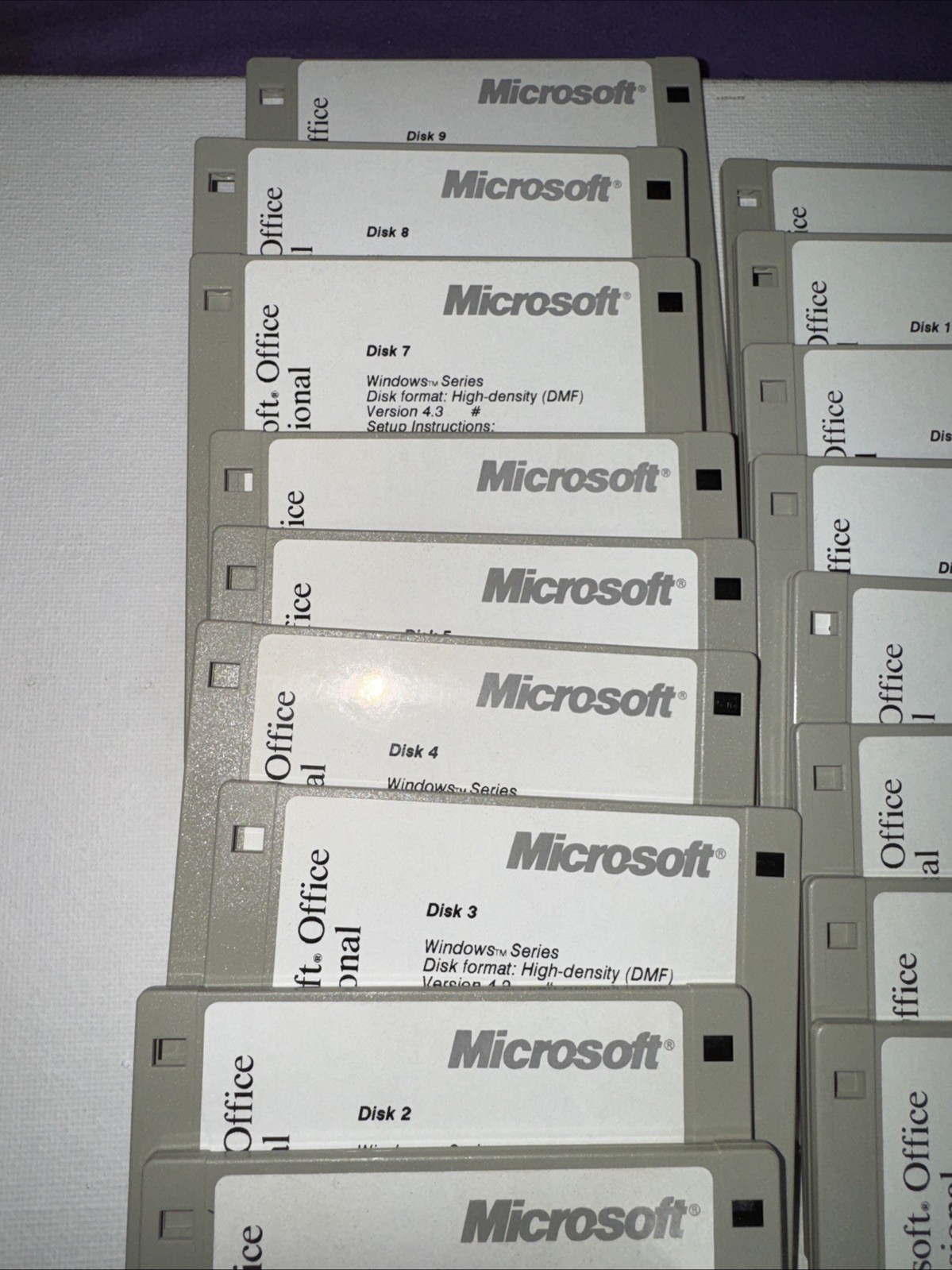 Microsoft Office Professional Version 4.3 (16 x 3.5″ Floppy 24 Disks
