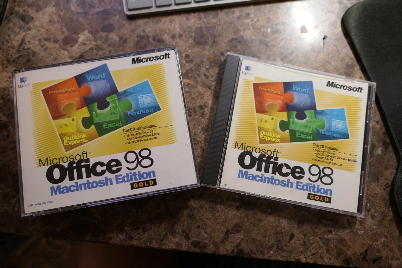 Microsoft Office 98 Macintosh Gold Edition Bookshelf FrontPage Encyclopedia