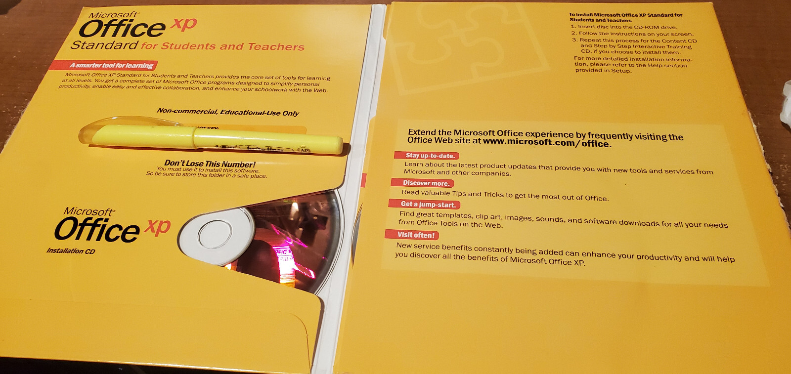Microsoft Office XP Standard – Students and Teachers 2002 + Product Key 3 x Cd’s
