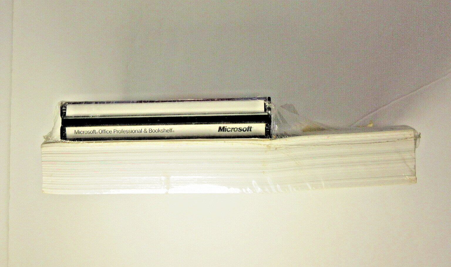1995 Microsoft Office Pro CD Sealed with Key Certificate & Bookshelf Manual NOS