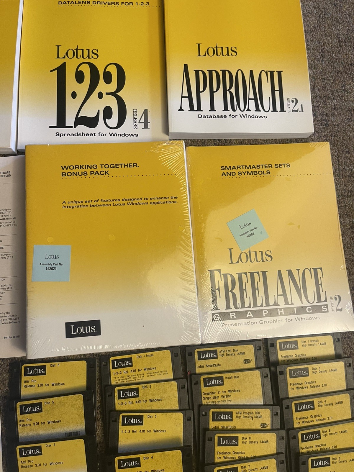 Vintage Lotus SmartSuite Release for Windows 3.0 or 3.1 – 3.5″ Floppy Discs