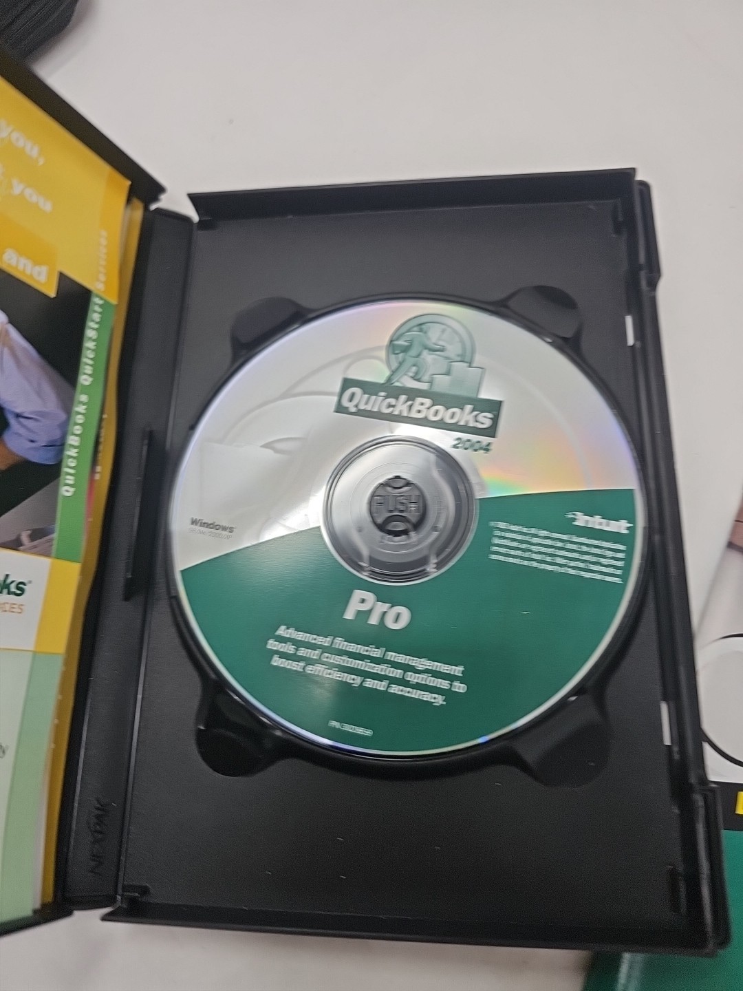 Intuit QuickBooks PRO 2004 Small Business Windows 98/ME/2000/XP