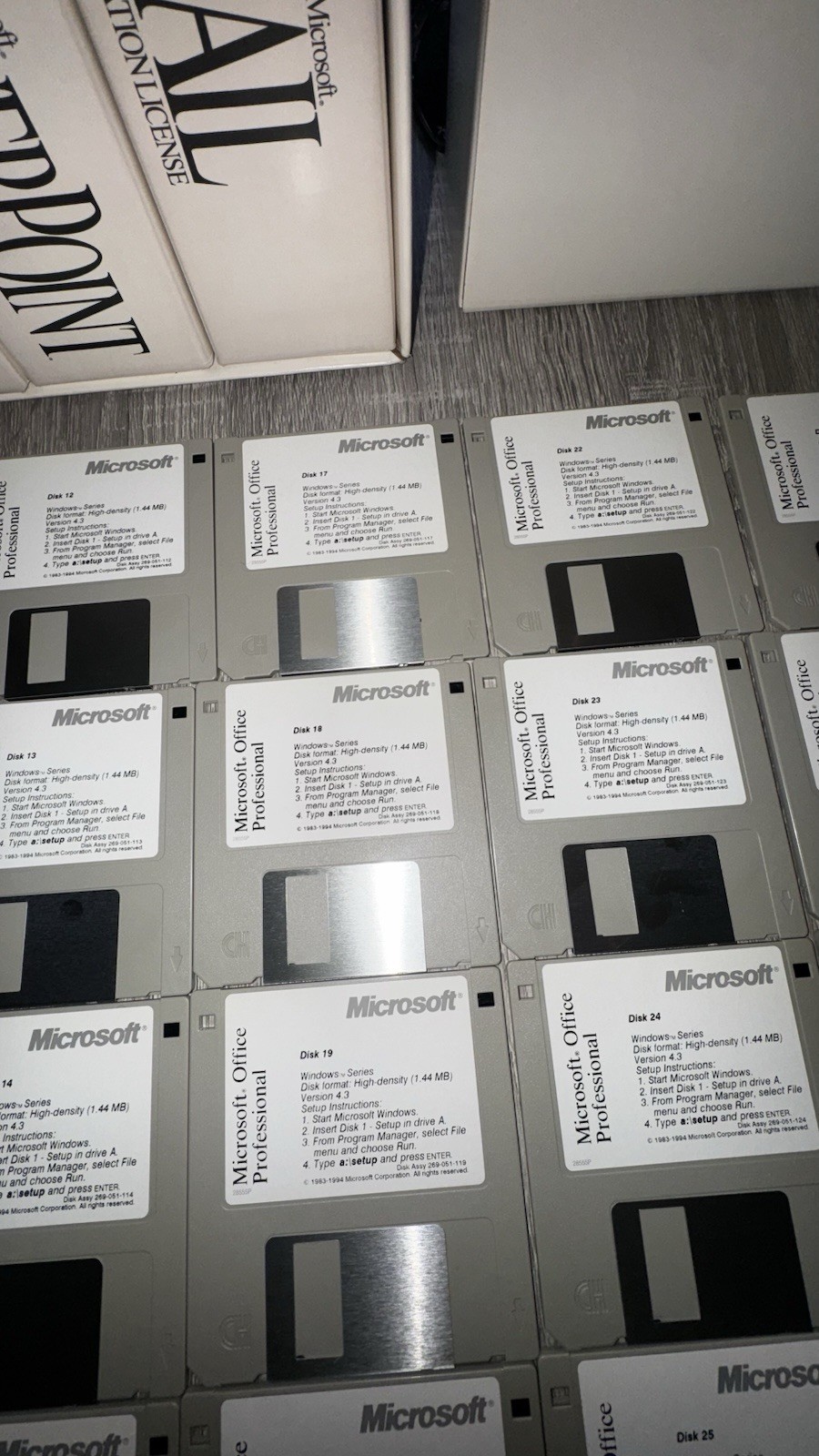 Microsoft Office Professional 4.3 Upgrade Complete 31 Floppy Disk Set w/ License