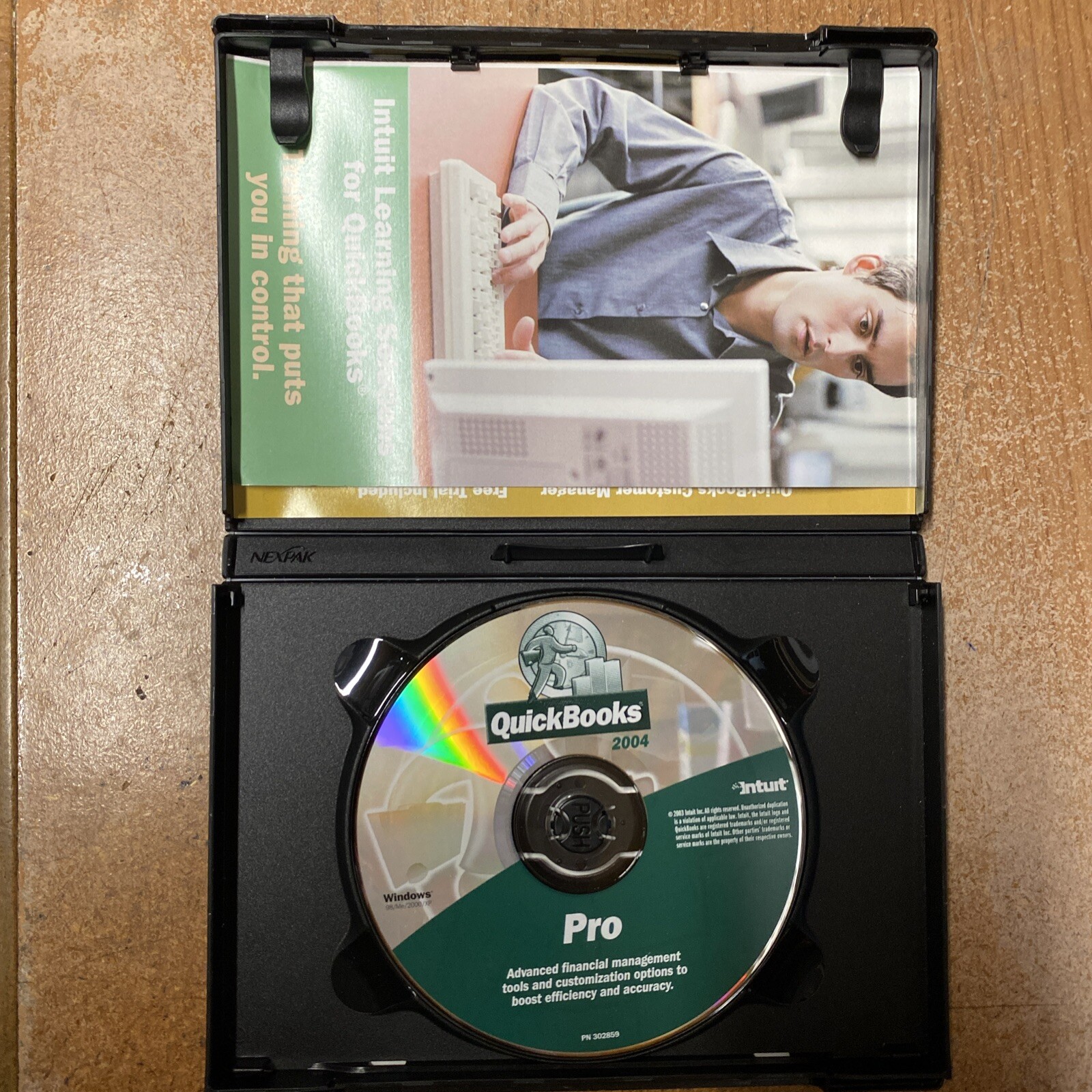 Intuit QuickBooks Pro 2004 With License For Windows 98/ME/2000/XP
