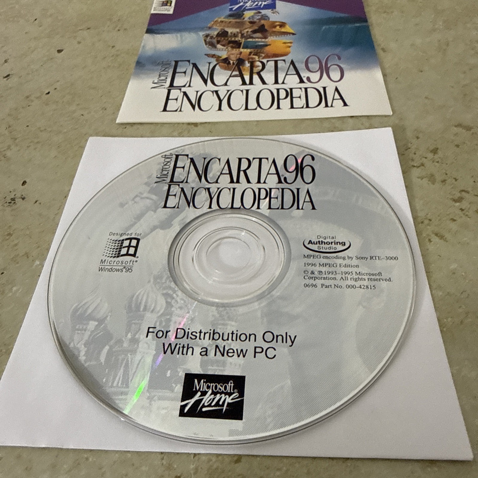 Microsoft Encarta 96 Encyclopedia – PC Software – Microsoft Home 1995 disc/book