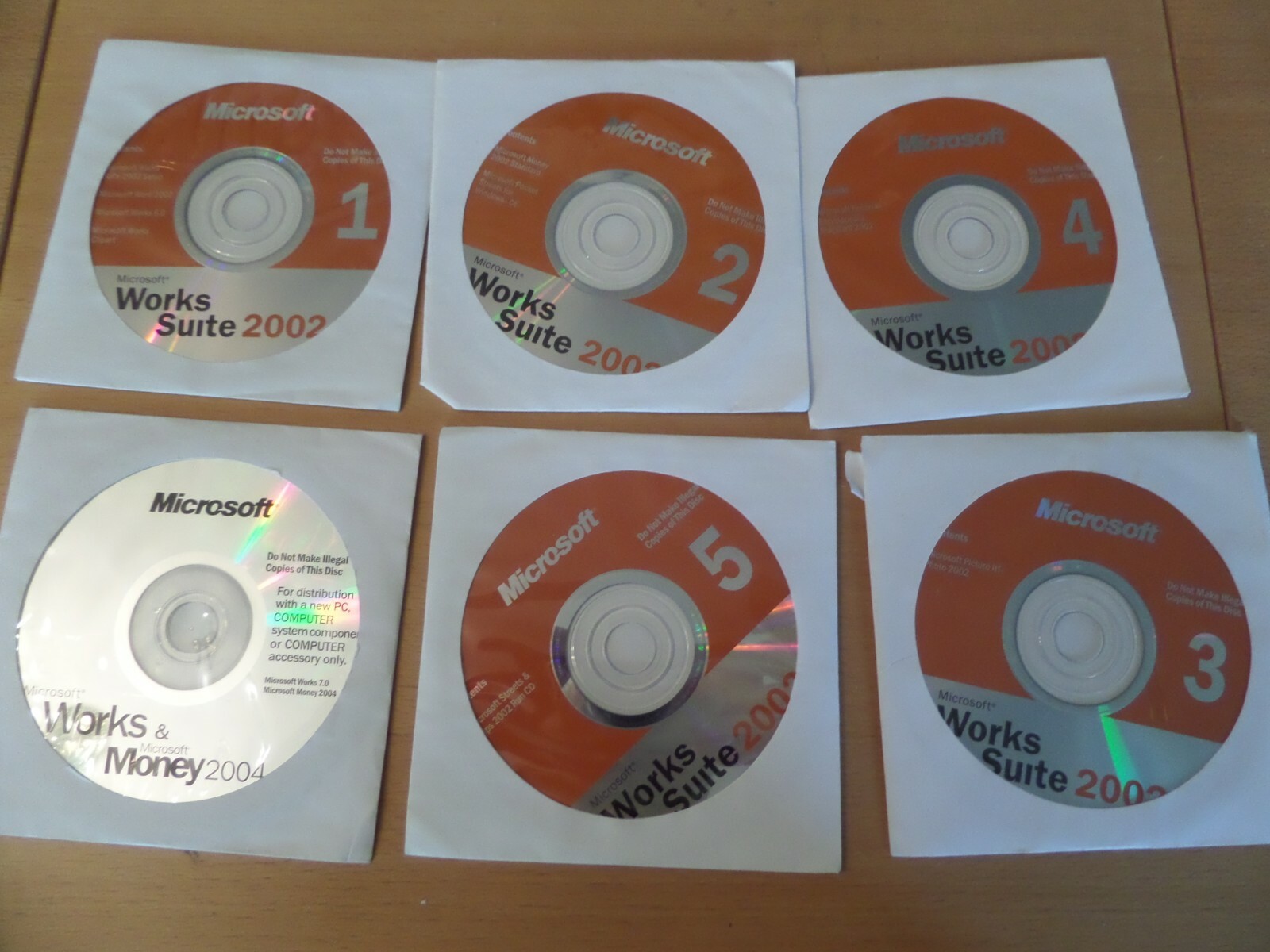 Microsoft Works Suite 2002 6 CD Set