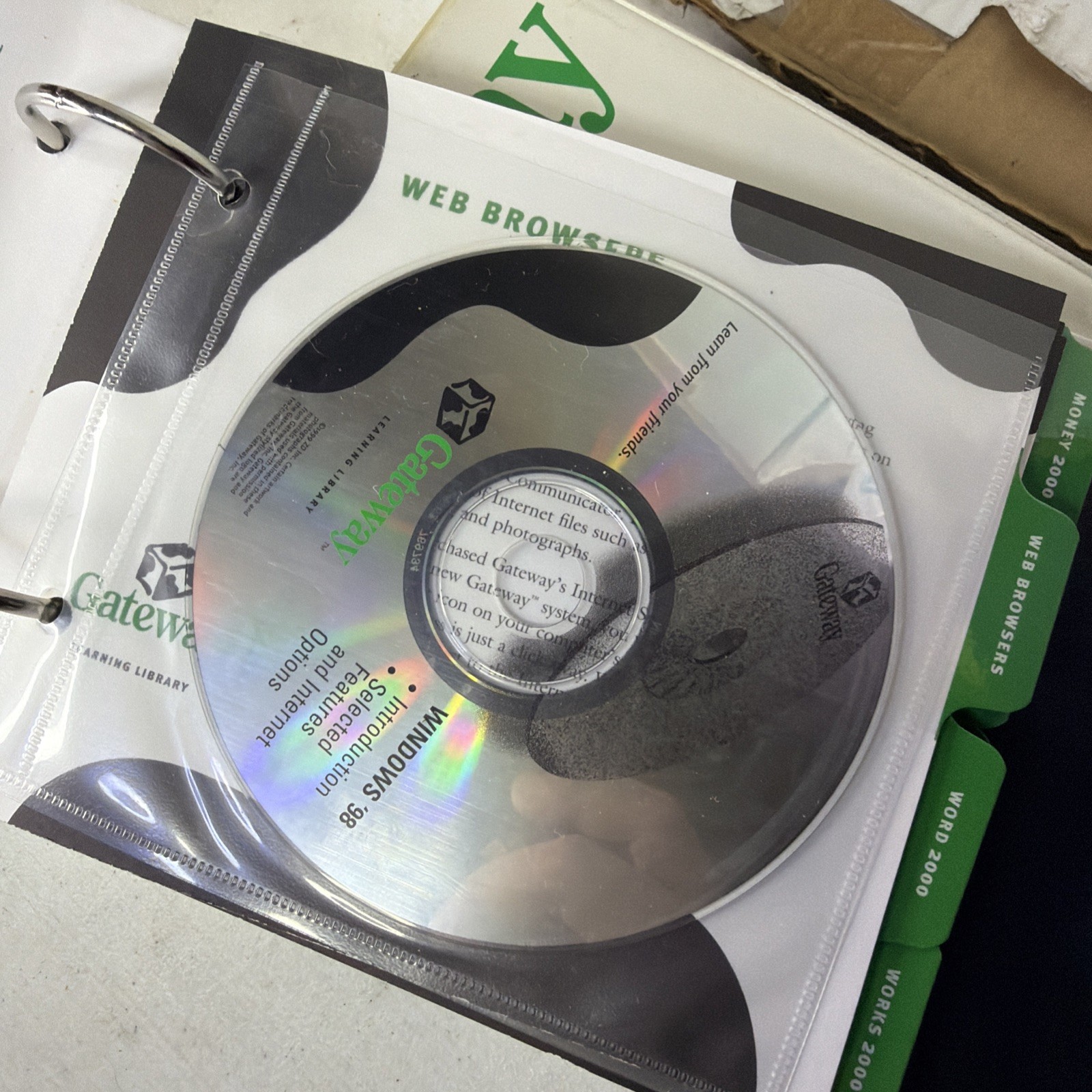 Microsoft Works Suite 2000 – Complete 7 Disc PC CD-ROM & Gateway Library Set