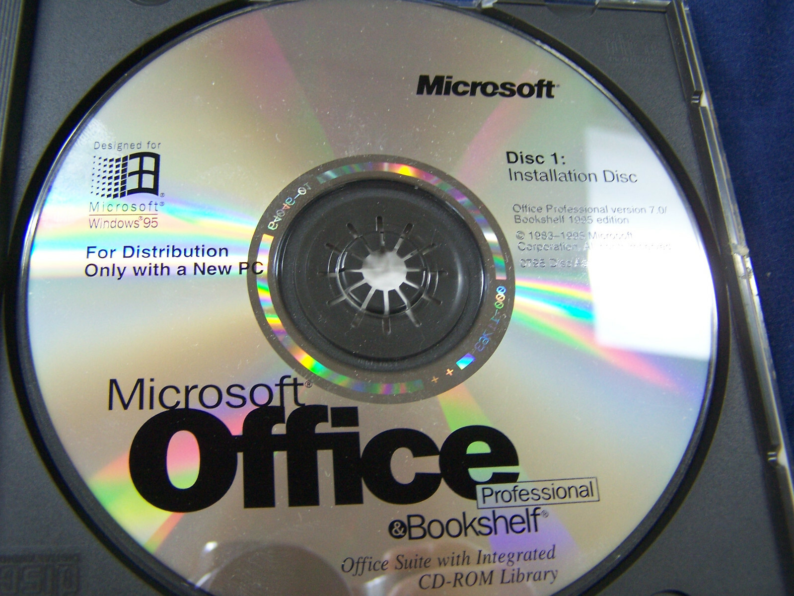 MS Office Professional & Bookshelf Windows 95 CD w/ Key