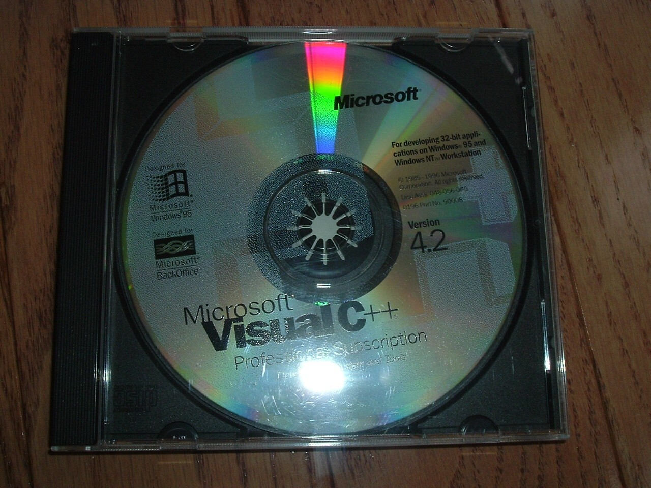 Microsoft Visual C++ 4.2 Professional Subscription – original CD with CD KEY !