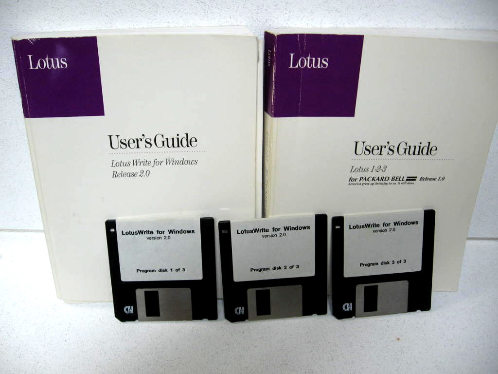Vintage Lotus Write 1.0/2.0 Word Processor Guides/2.0 disk for Windows