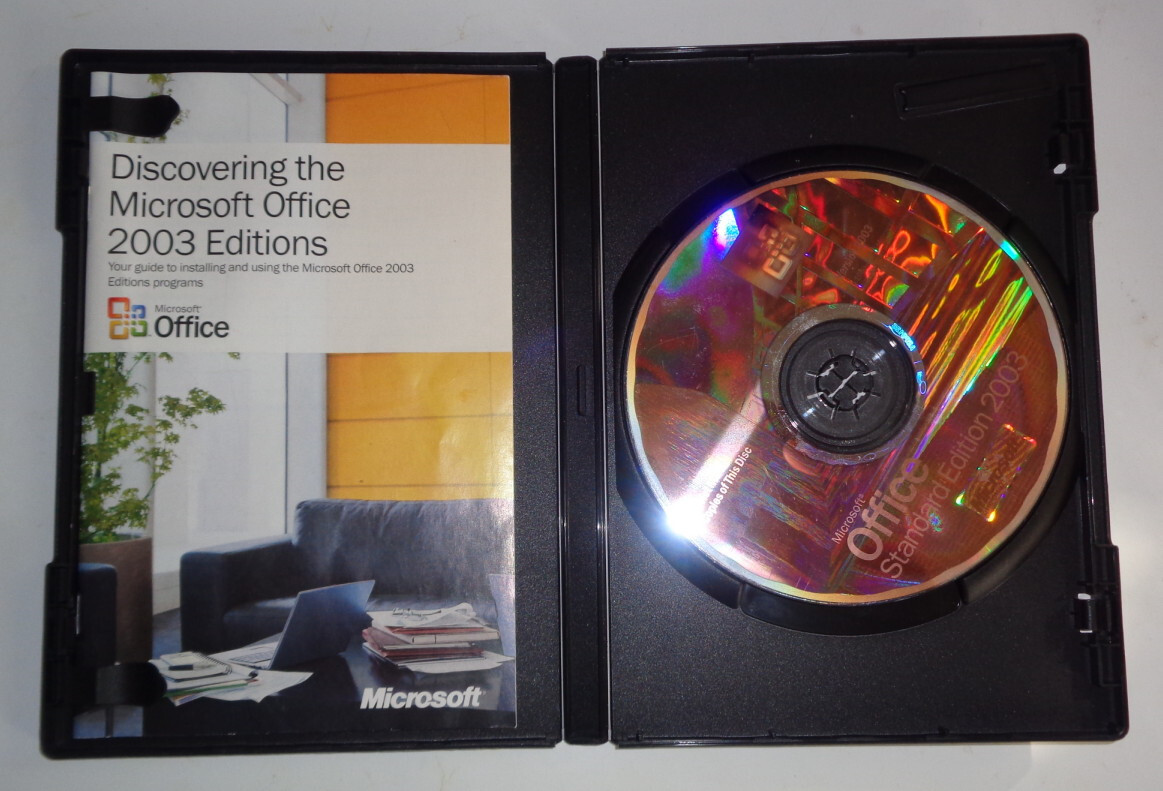 Microsoft Office Standard Edition 2003 (Retail) 1-Disc, Product Key, Booklet